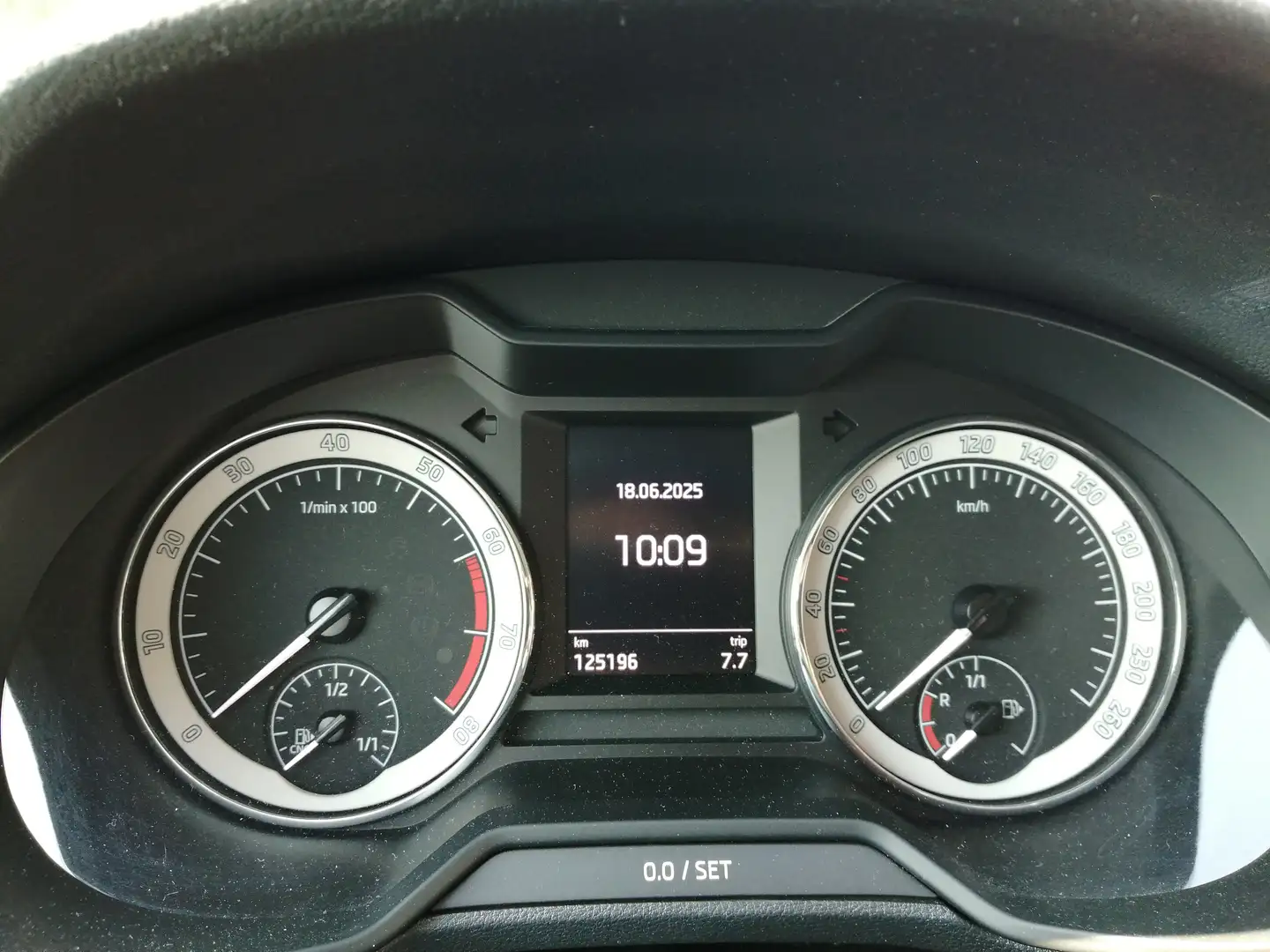 Skoda Octavia Octavia Combi 1.5 TSI G-TEC DSG Style Weiß - 2