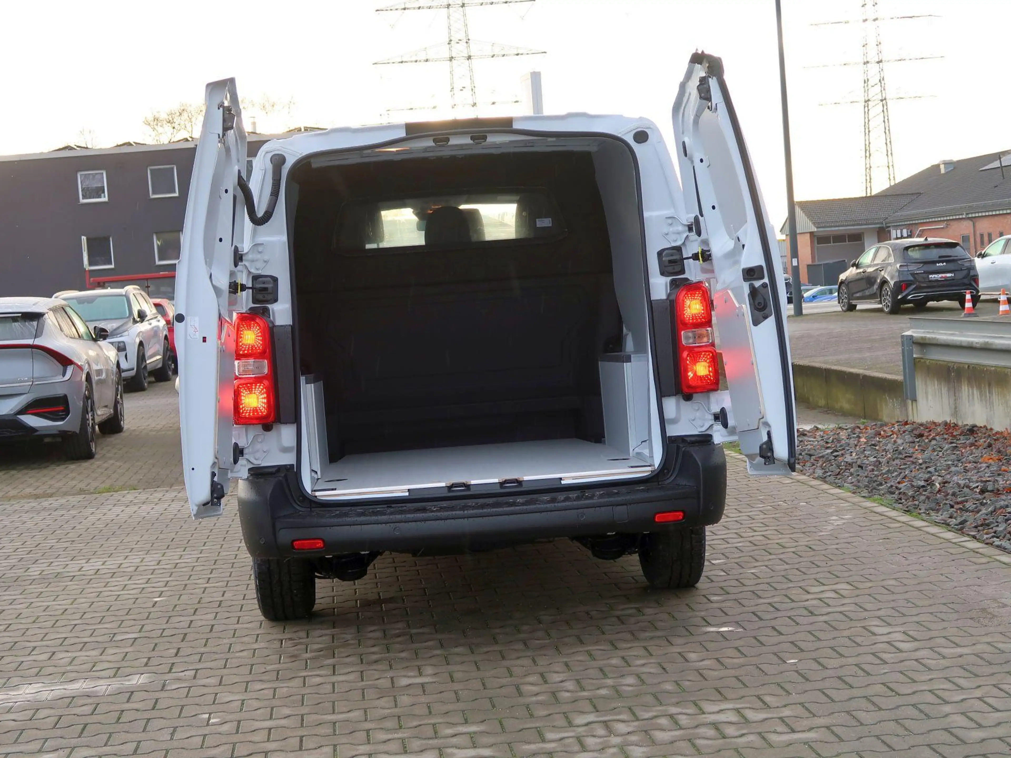 Fiat Scudo Multicab 6 Sitzer,Carplay,Klima,AHk,Holz — photo 3