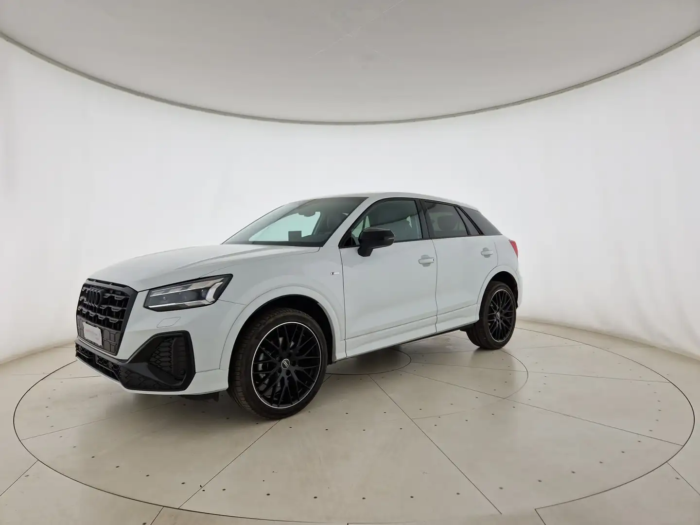 Audi Q2 35 1.5 tfsi identity black s-tronic Bianco - 1