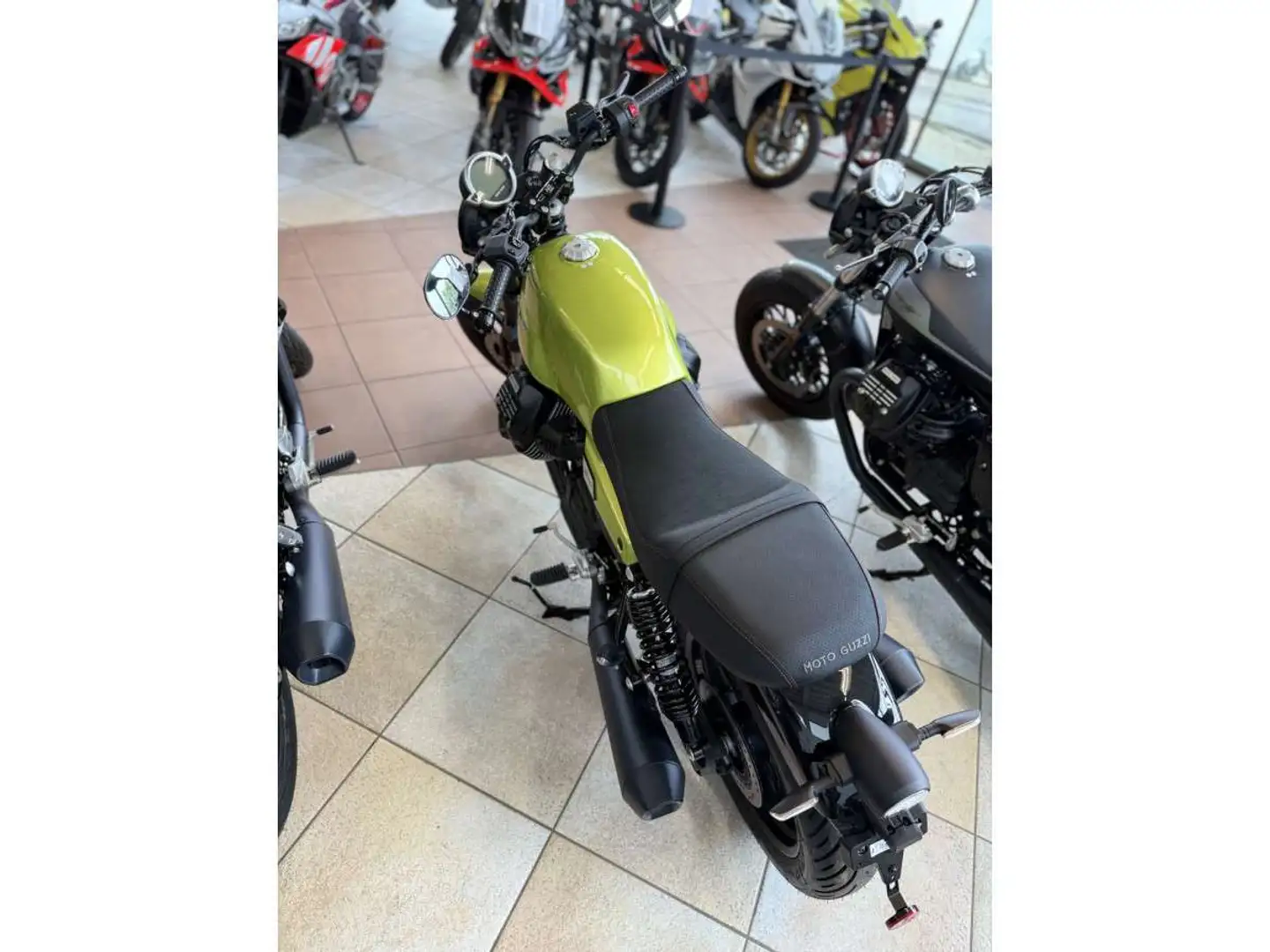 Moto Guzzi V 7 SPORT Vert - 2