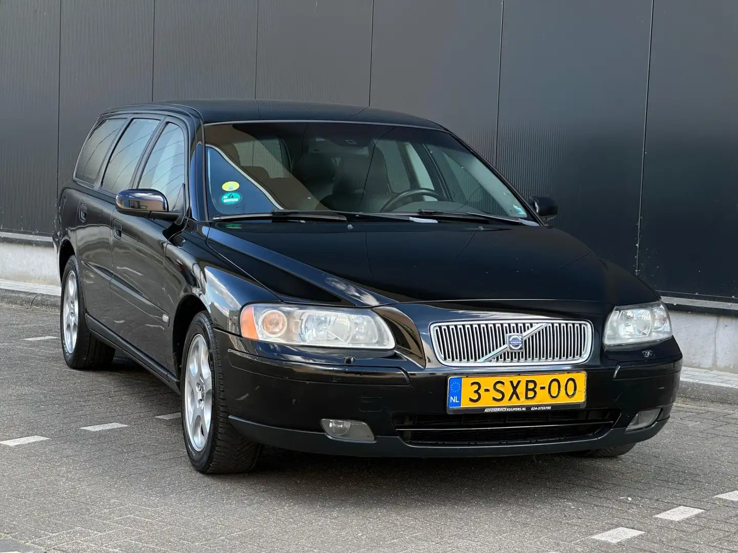 Volvo V70 2.4 Summum MEMORY/LEDER/CRUISE Fekete - 2