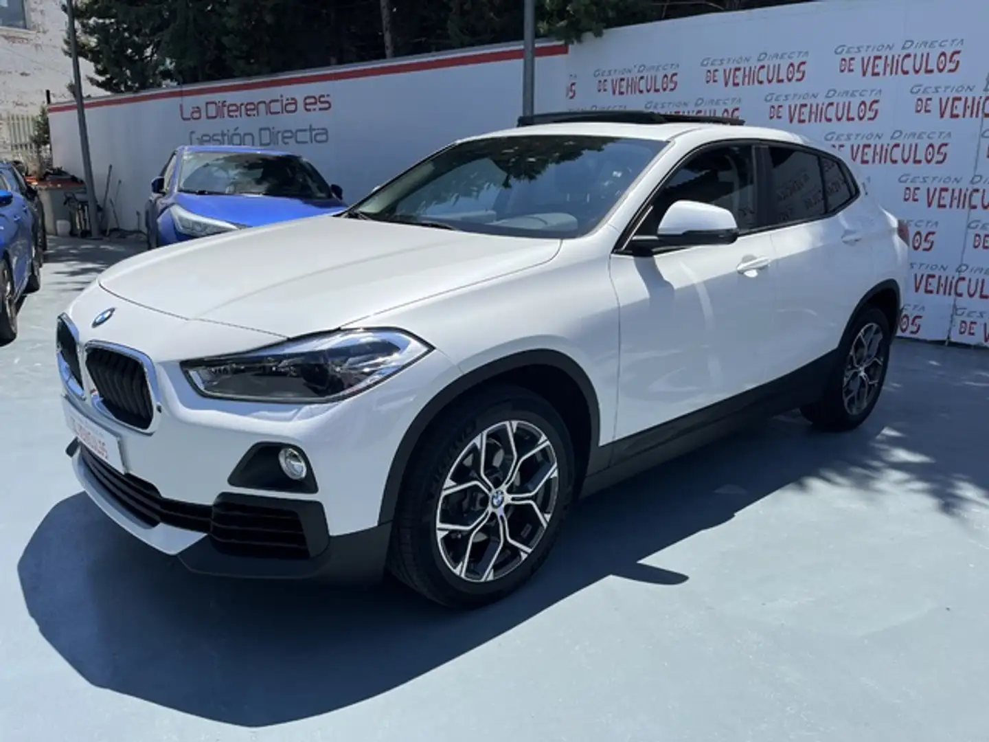 BMW X2 sDrive 18iA Bianco - 1
