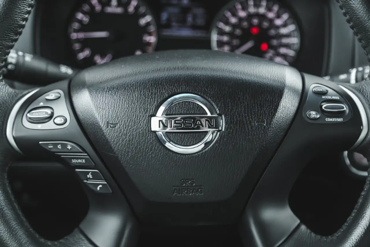 Nissan Pathfinder снимка Nissan Pathfinder