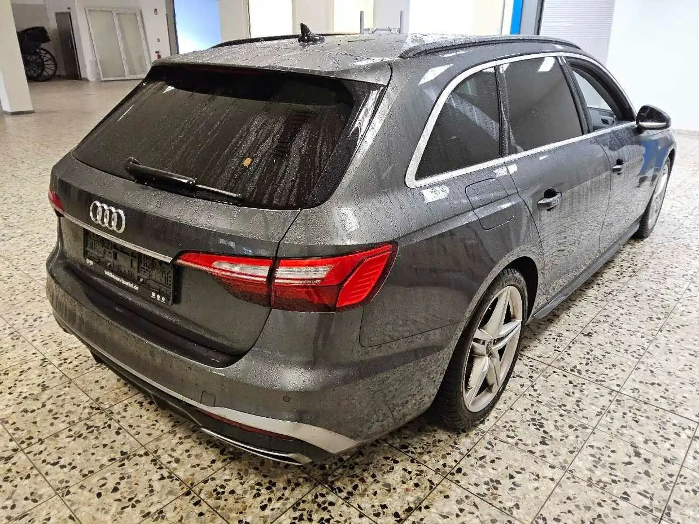 Audi A4 Avant 40 TFSI S line Klima Navi Einparkhilfe Grau - 2