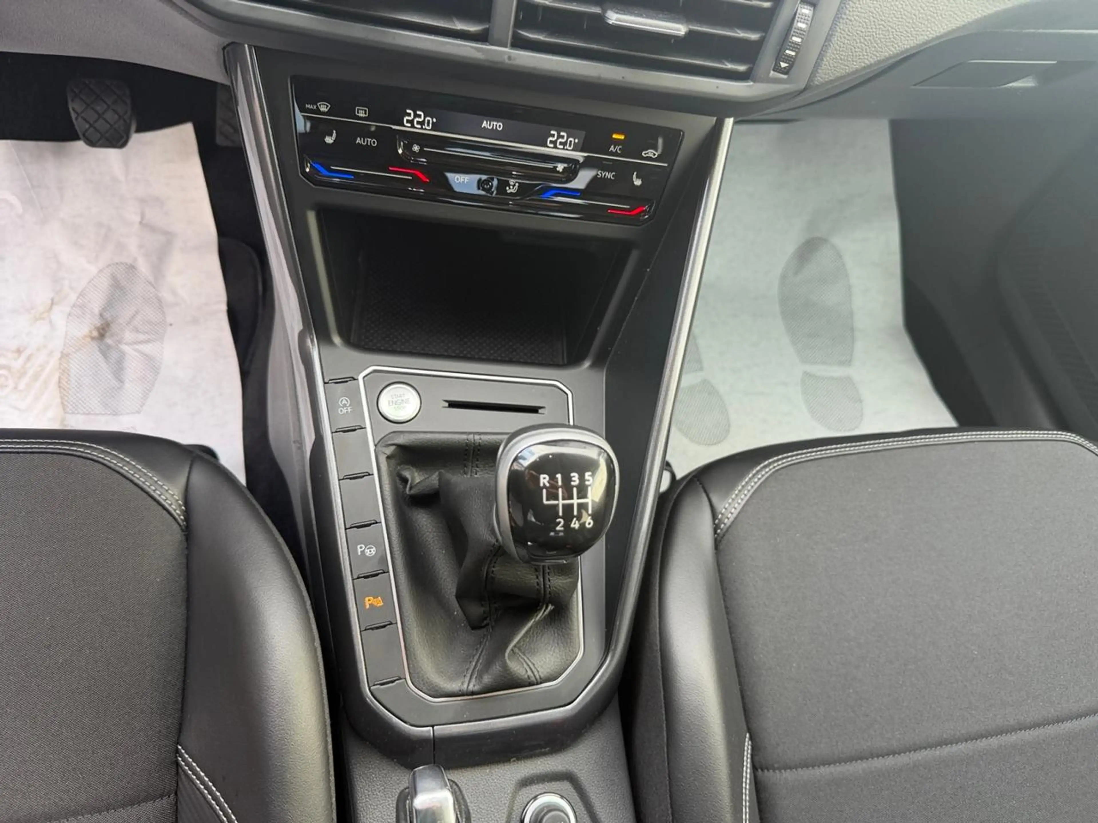 Volkswagen Taigo 1.0 TSI Style Business OPF — photo 4