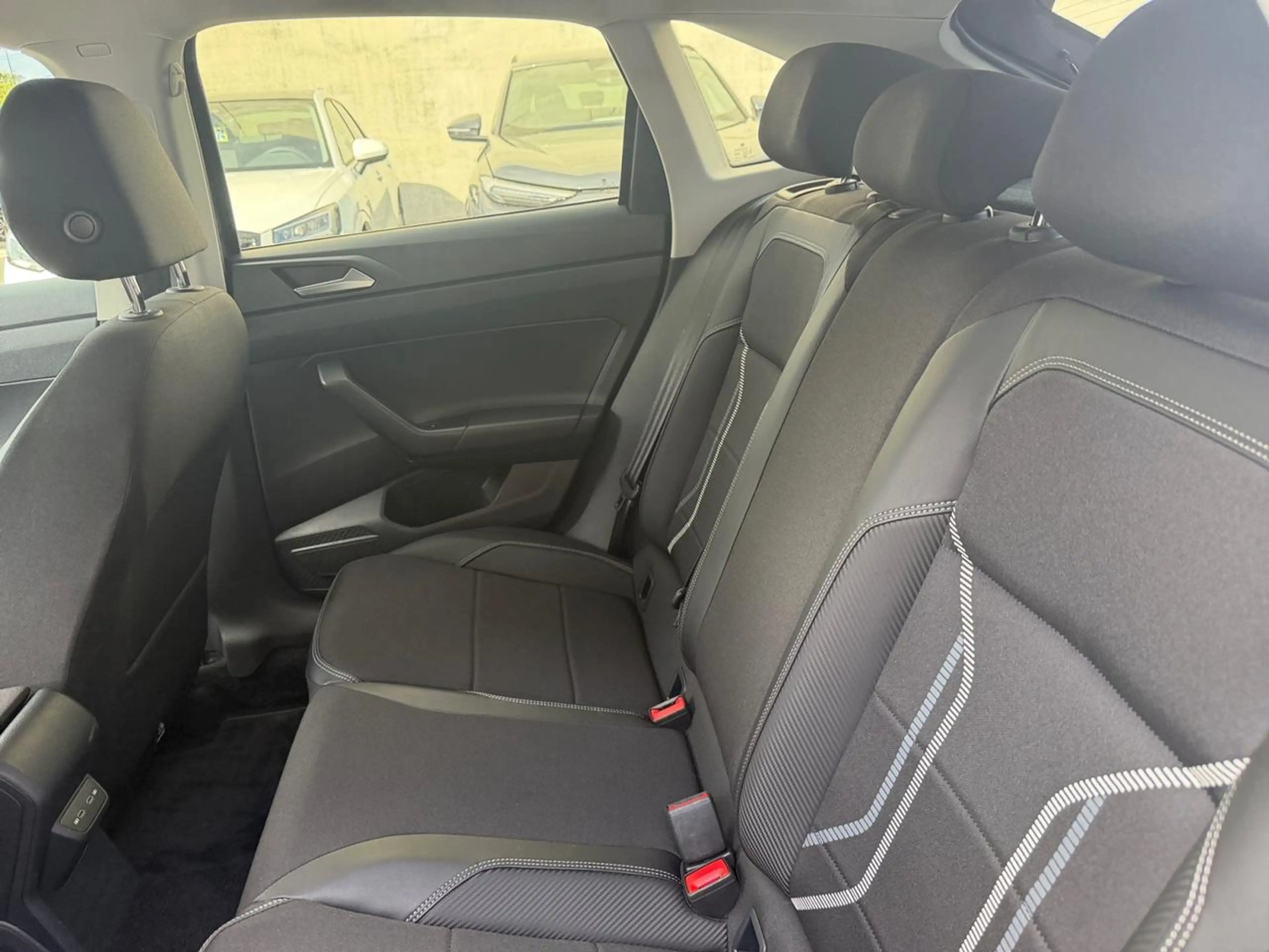 Volkswagen Taigo 1.0 TSI Style Business OPF — photo 10