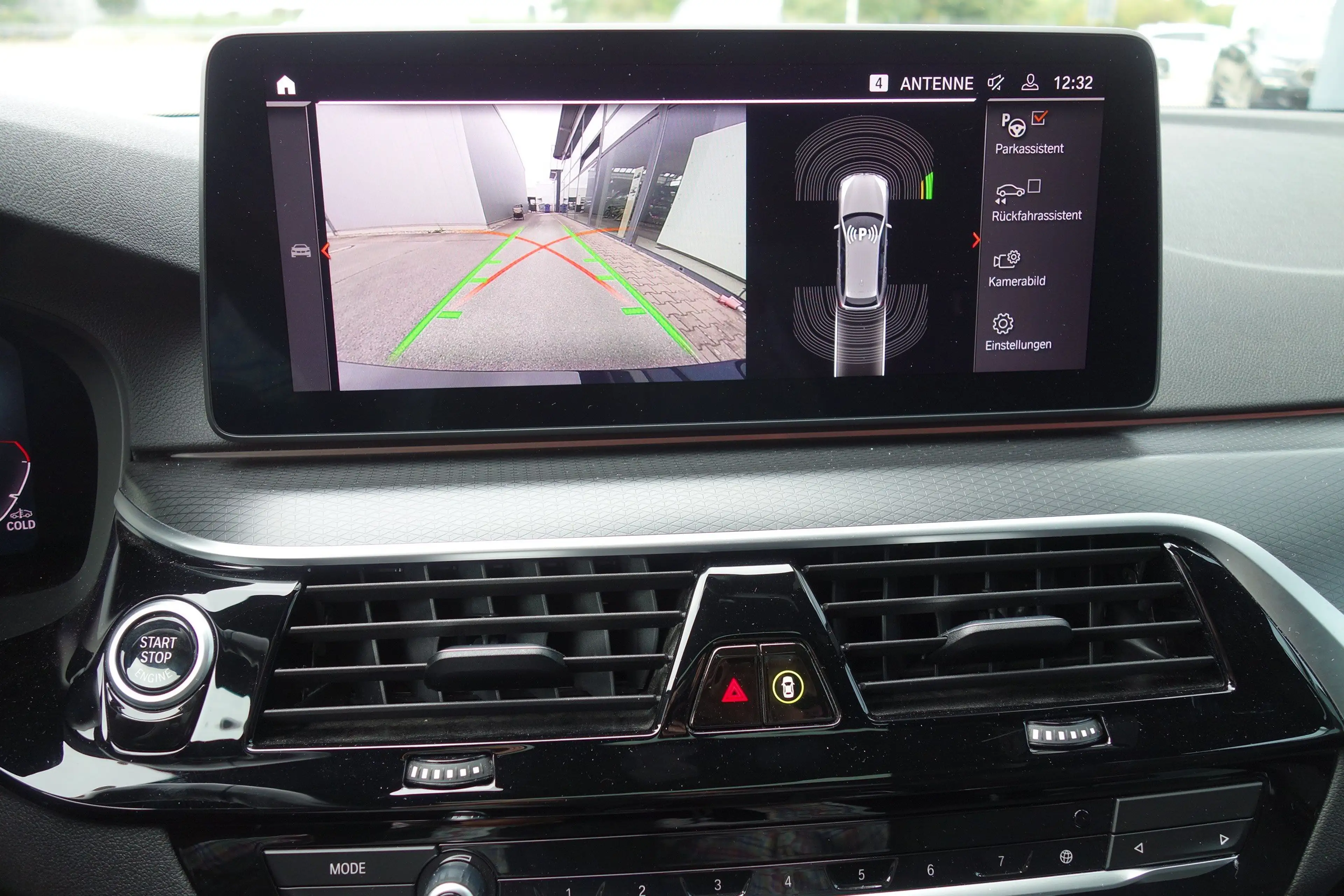 BMW 540 d xDrive Touring M Sportpaket Head-Up DAB — photo 13
