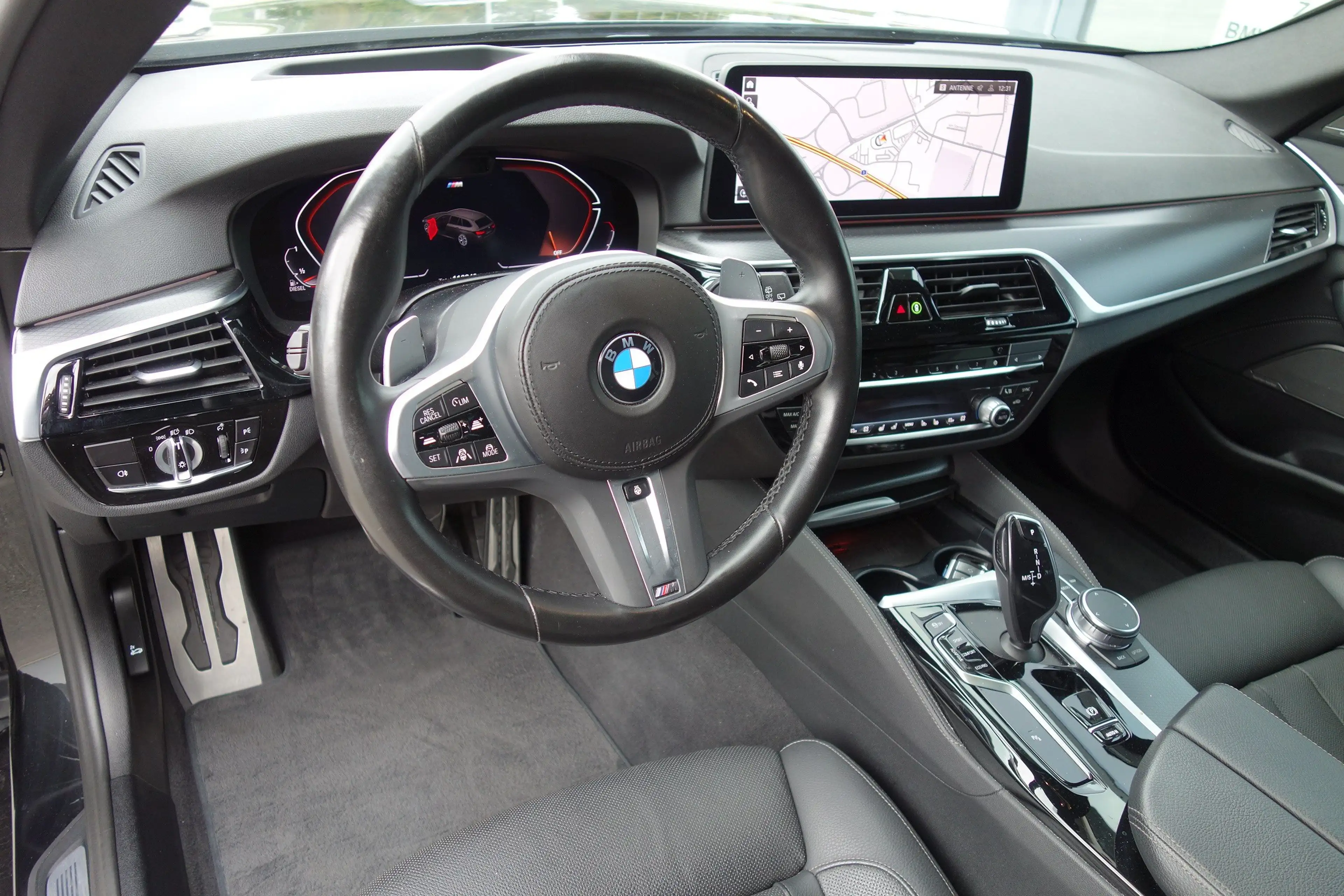 BMW 540 d xDrive Touring M Sportpaket Head-Up DAB — photo 11