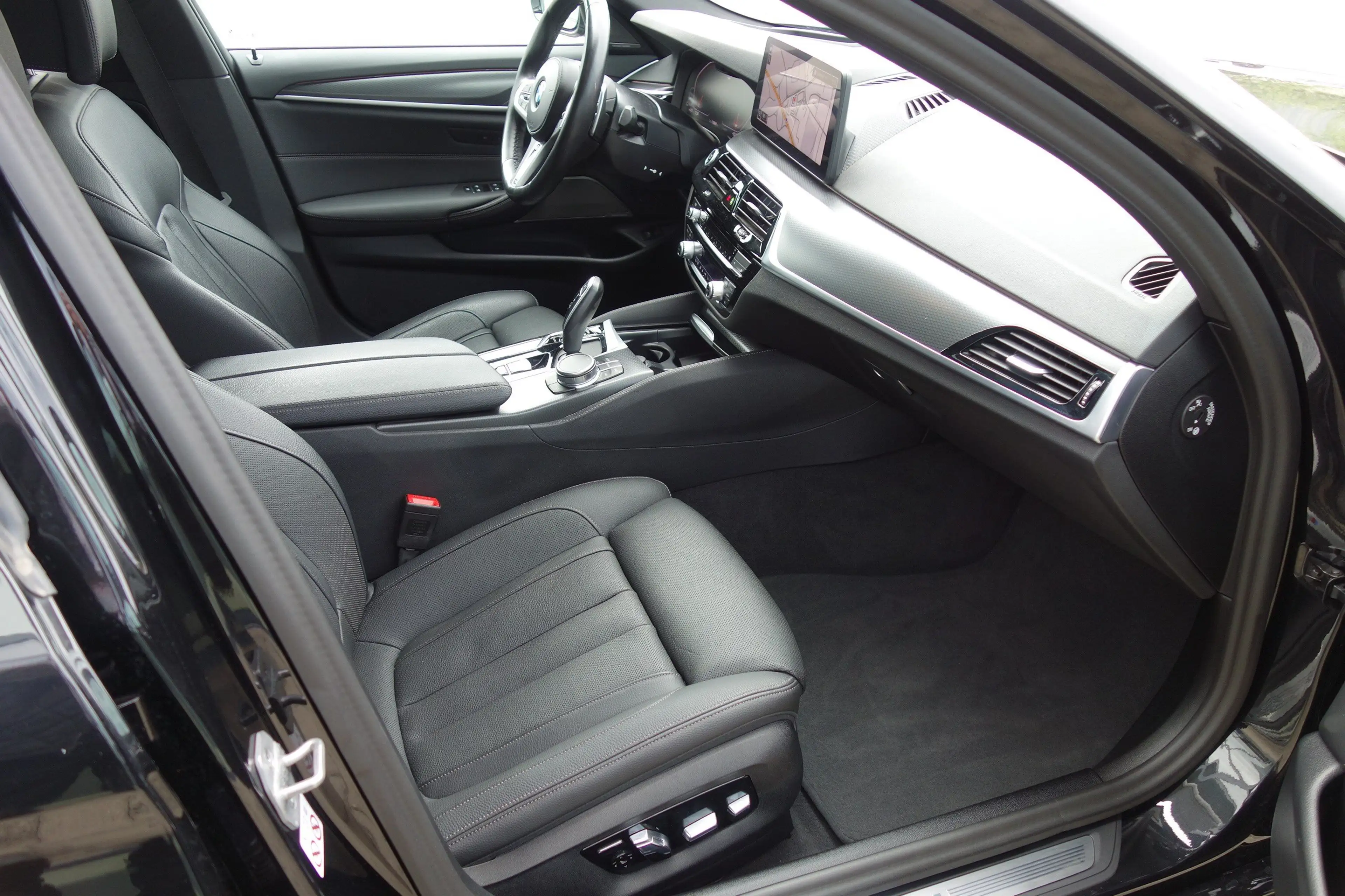 BMW 540 d xDrive Touring M Sportpaket Head-Up DAB — photo 7
