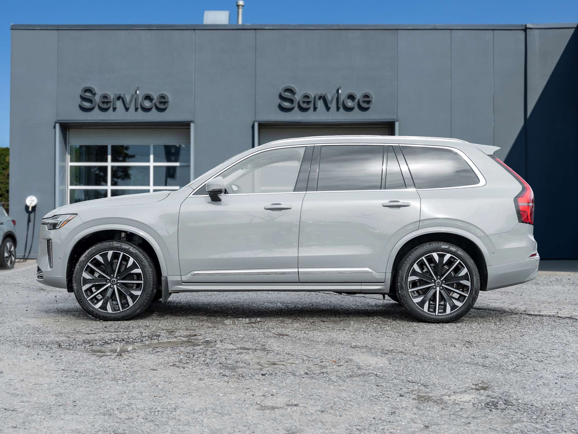 2026 Volvo XC90 B6 AWD Ultra Bright Theme 6-SEATER |HARMAN KARDON alt 4