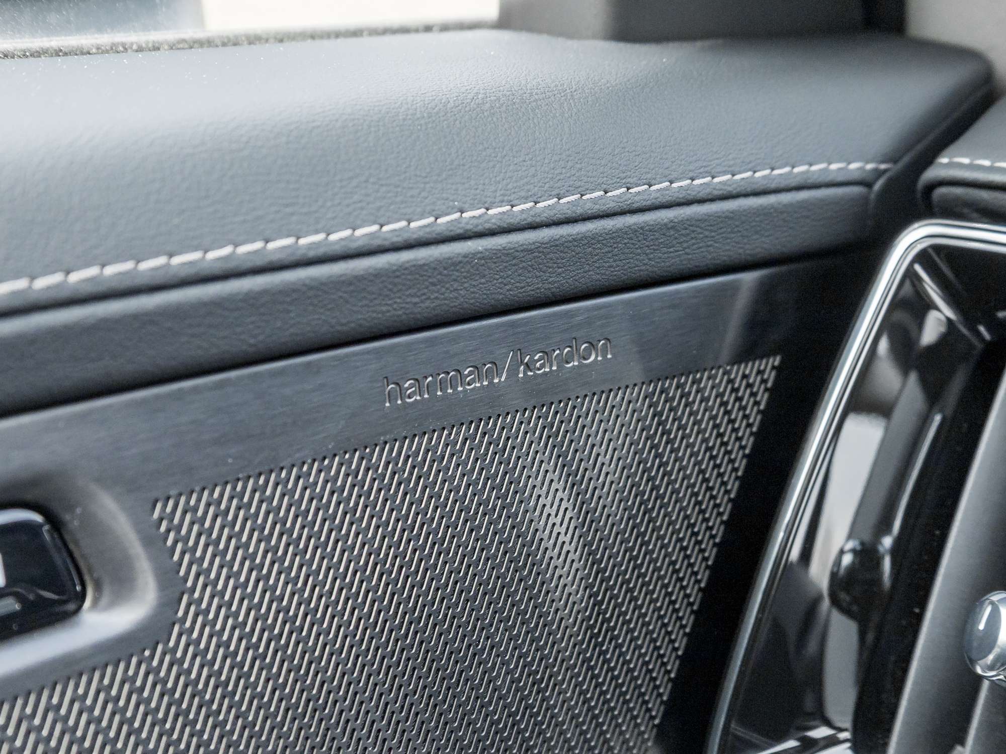 2026 Volvo XC90 B6 AWD Ultra Bright Theme 6-SEATER |HARMAN KARDON thumb 17