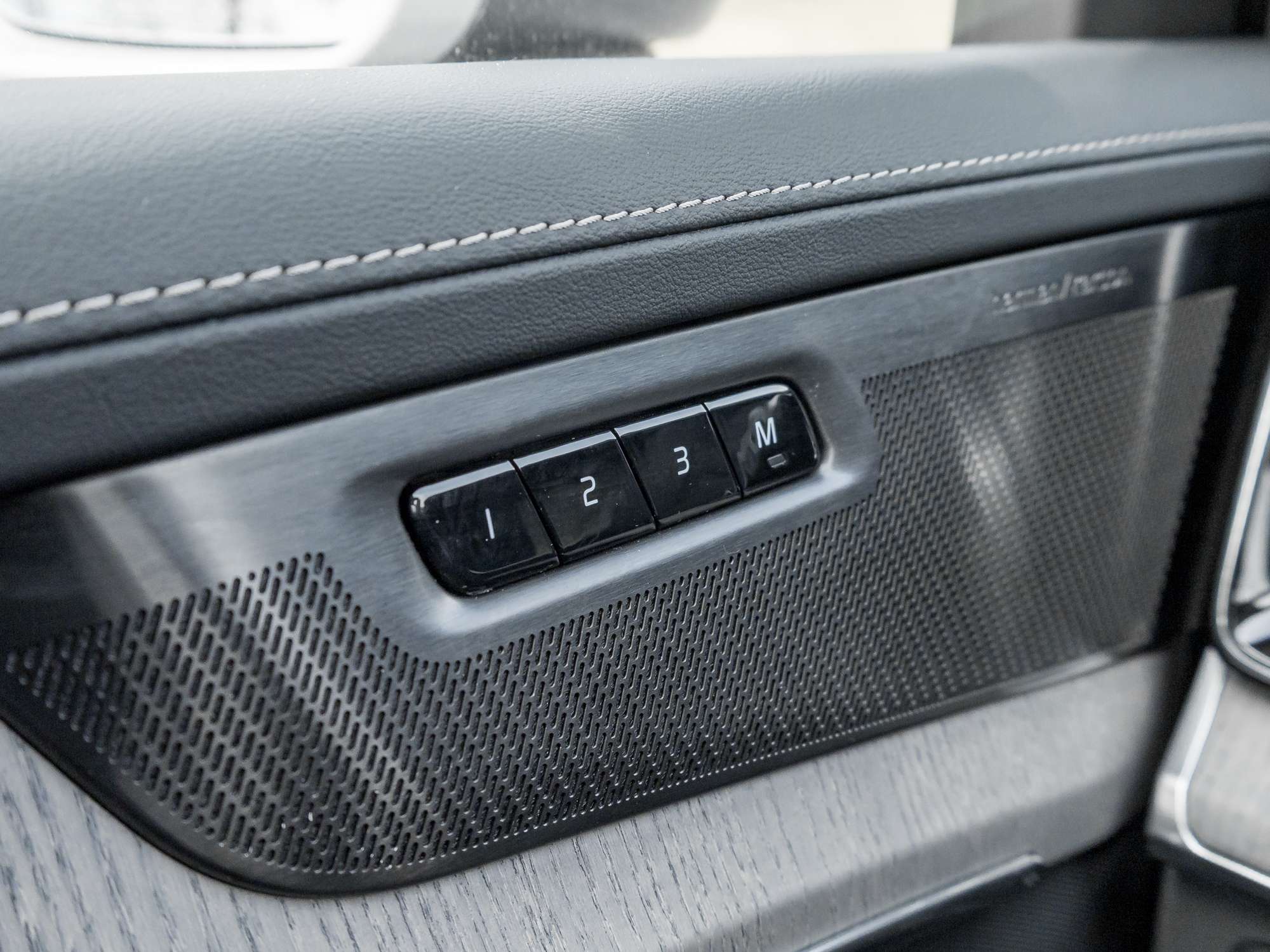 2026 Volvo XC90 B6 AWD Ultra Bright Theme 6-SEATER |HARMAN KARDON thumb 16