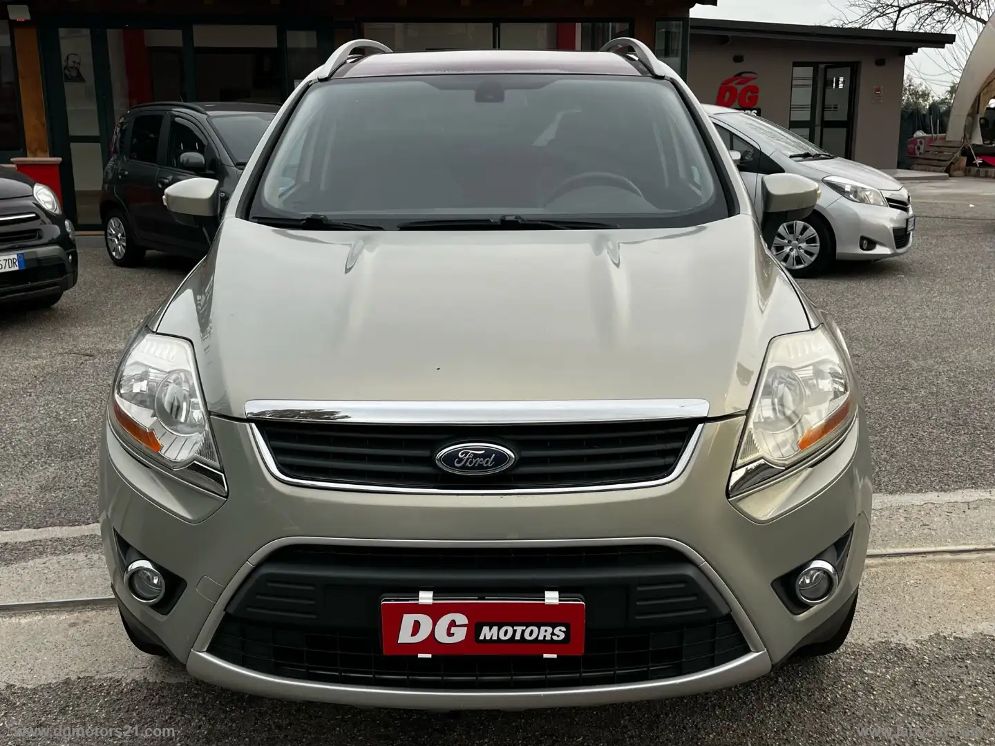Ford Kuga 2.0 TDCi 136 CV 4WD Titanium Vert - 2