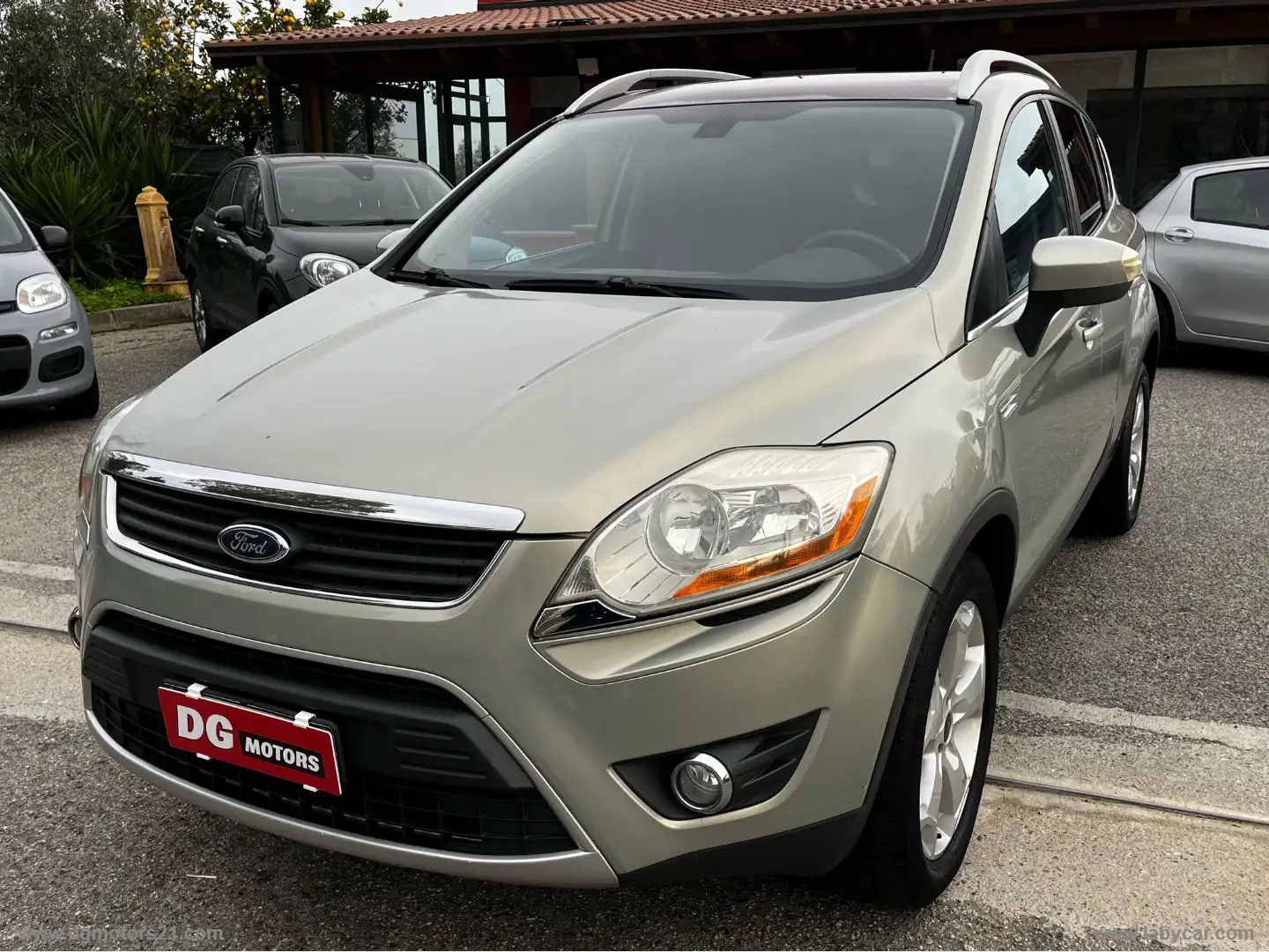 Ford Kuga 2.0 TDCi 136 CV 4WD Titanium Vert - 1