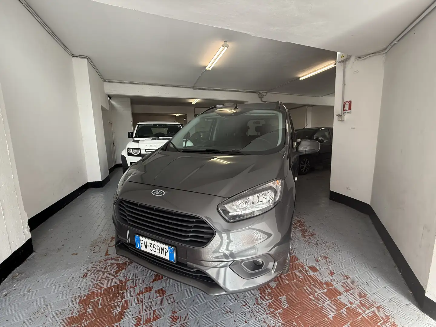Ford Tourneo Courier Grigio - 1