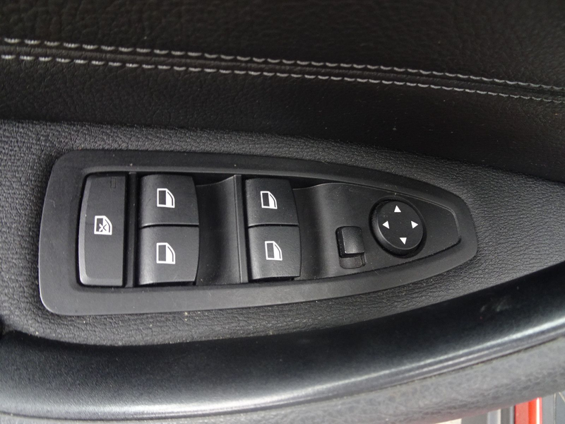 BMW X1 sDrive 20 d Advantage — photo 11