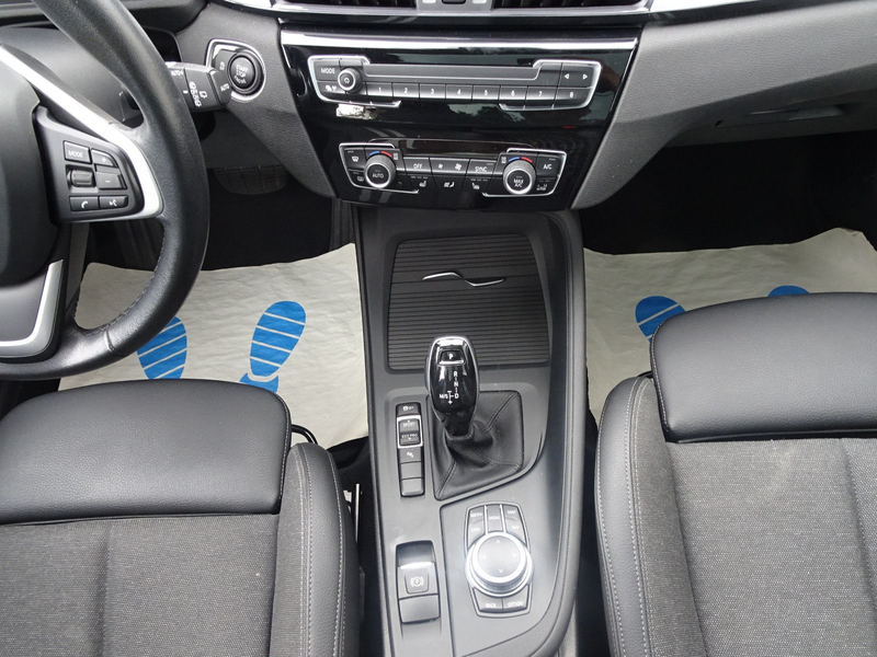 BMW X1 sDrive 20 d Advantage — photo 9