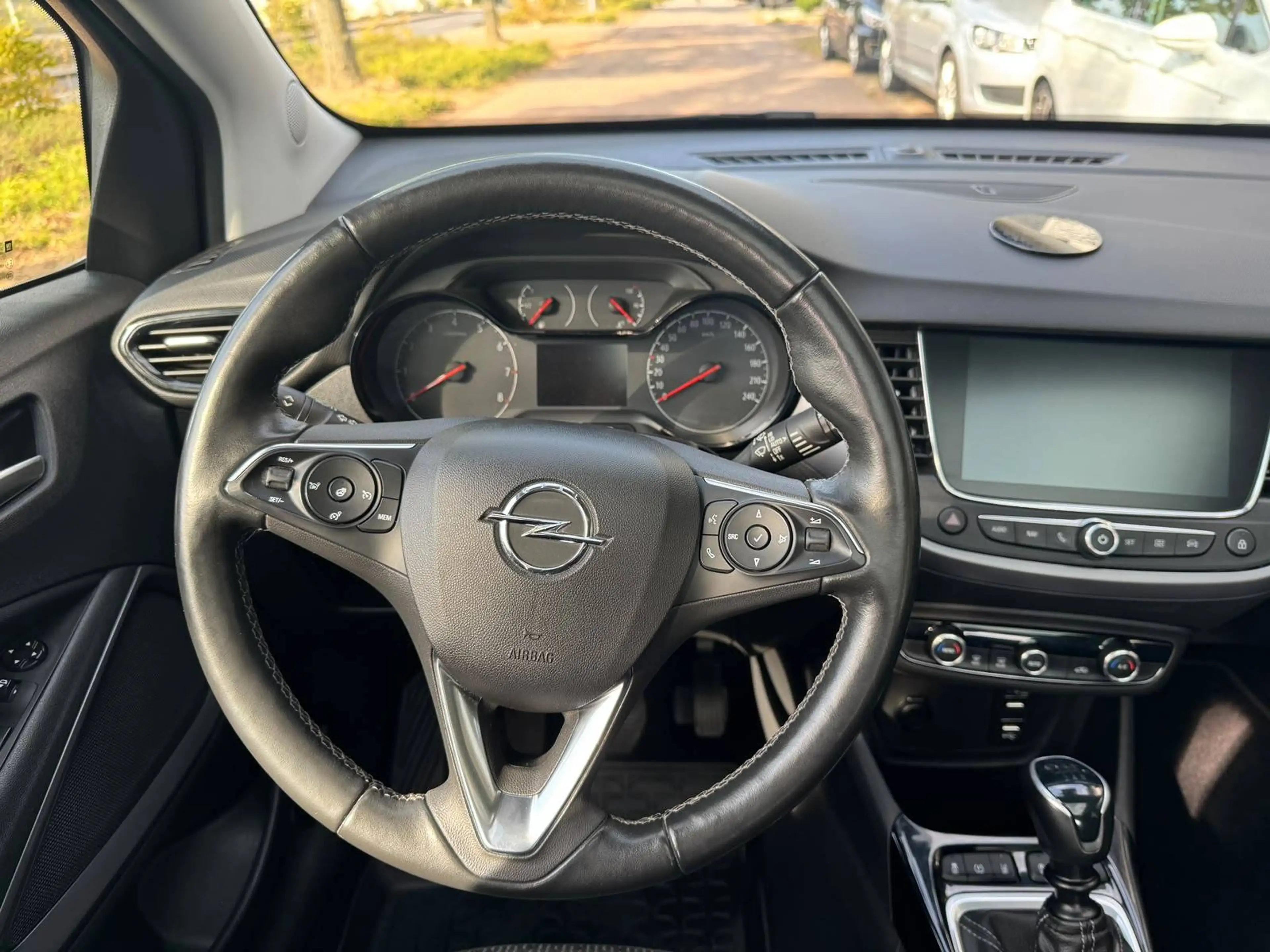 Opel Crossland X Edition Pano/Kamera/AHK/Navi — photo 9