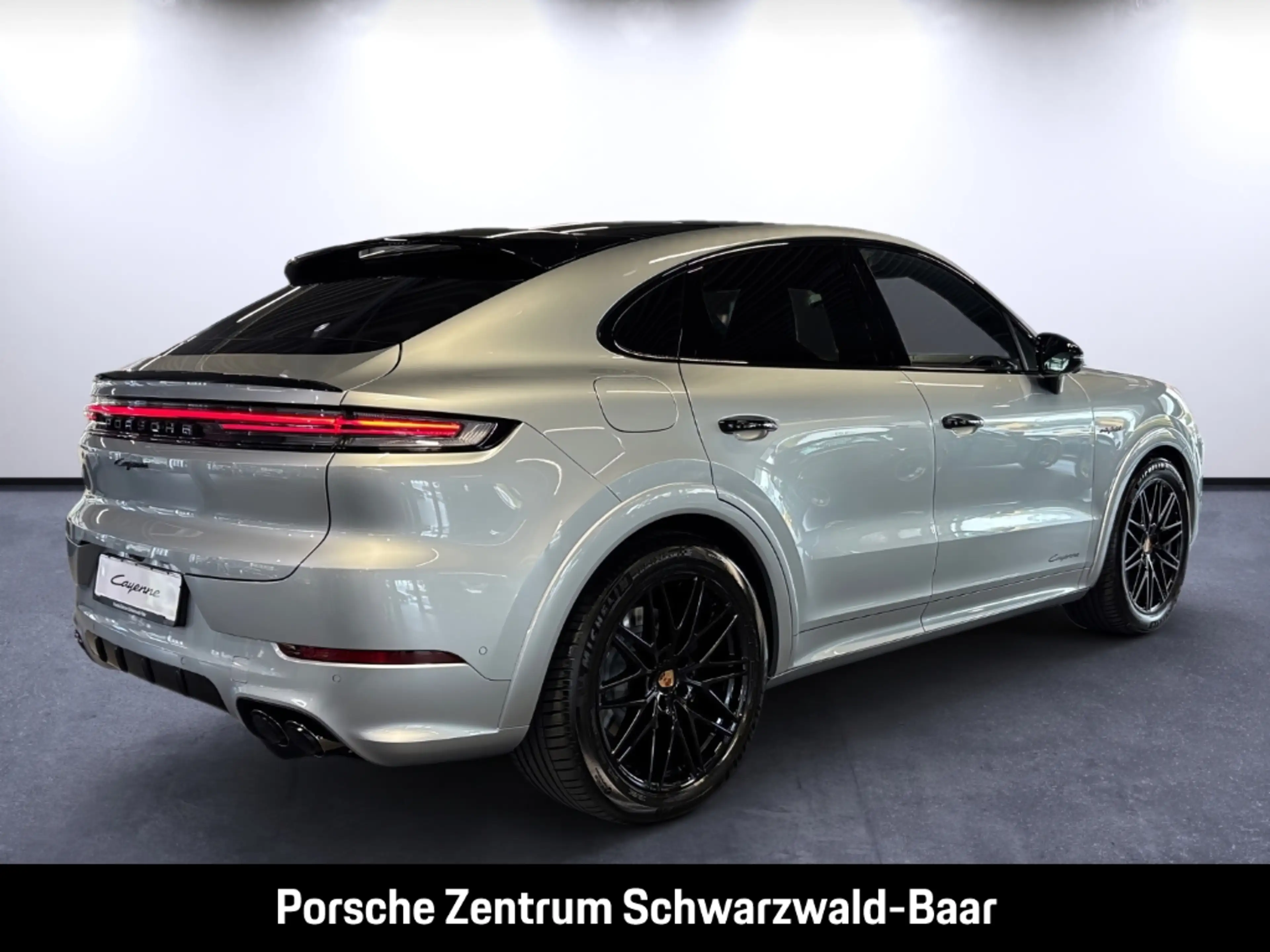 Porsche Cayenne E-Hybrid Coupe Black Edition — photo 6