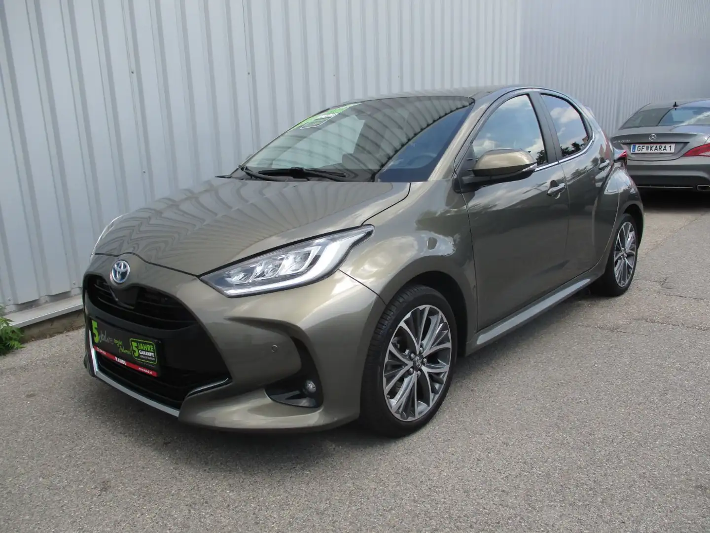 Toyota Yaris 1.5 Lounge Hybrid ACC+LED+Navi+SHZ+2xKlima Braun - 2