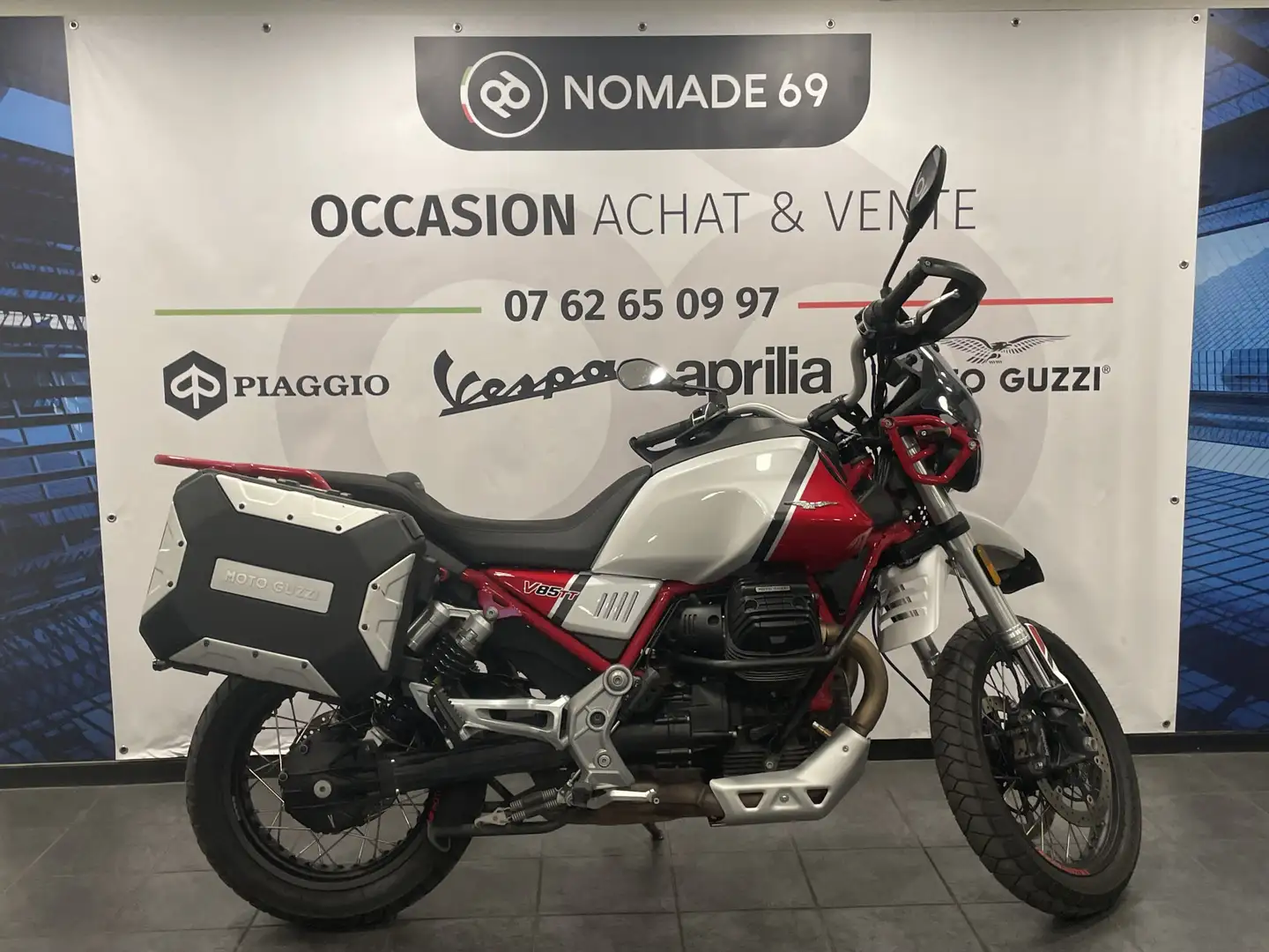 Moto Guzzi V 85 TT - 1