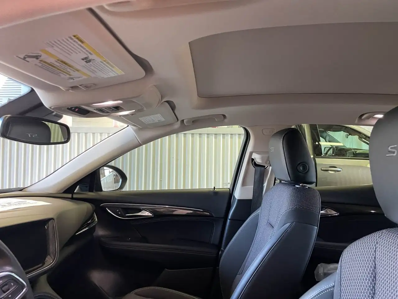 Buick Envision снимка Buick Envision