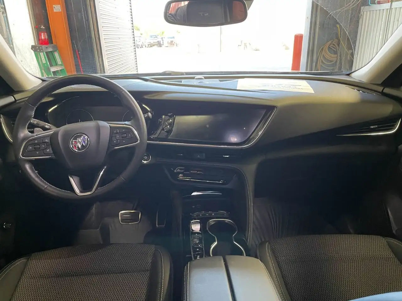 Buick Envision снимка Buick Envision