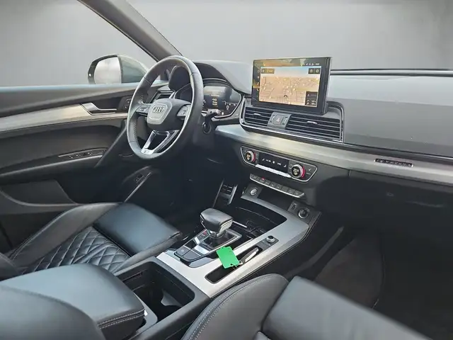 Audi Q5 view 7