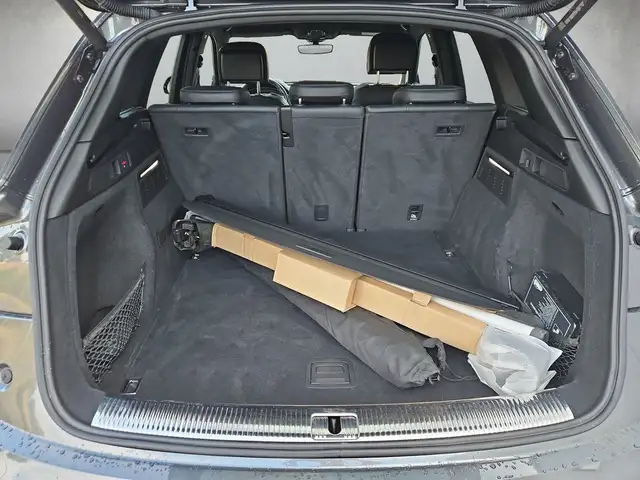 Audi Q5 view 5