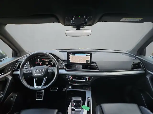 Audi Q5 view 8