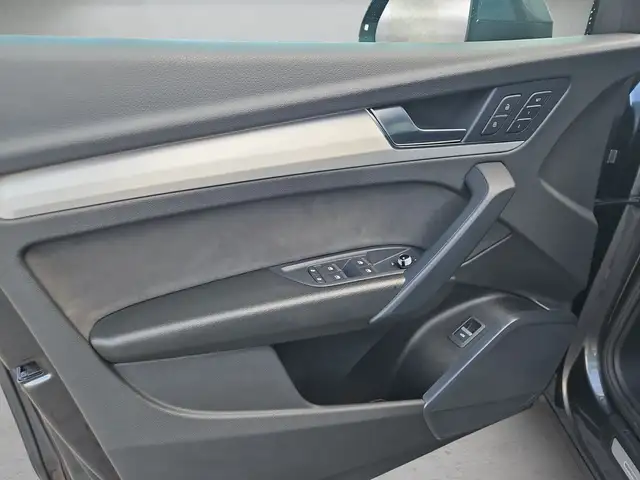 Audi Q5 view 6