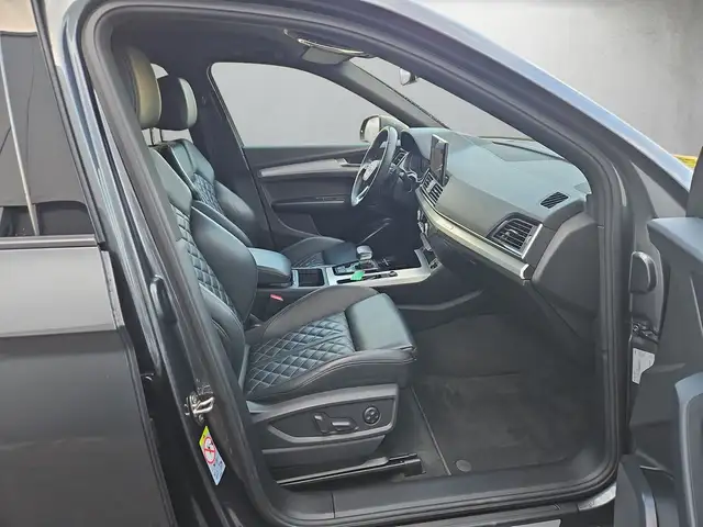Audi Q5 view 13