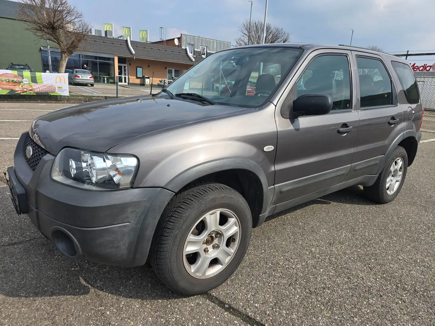 Ford Maverick Maverick 4×4 Tüv bis 08.2026 Grau - 1