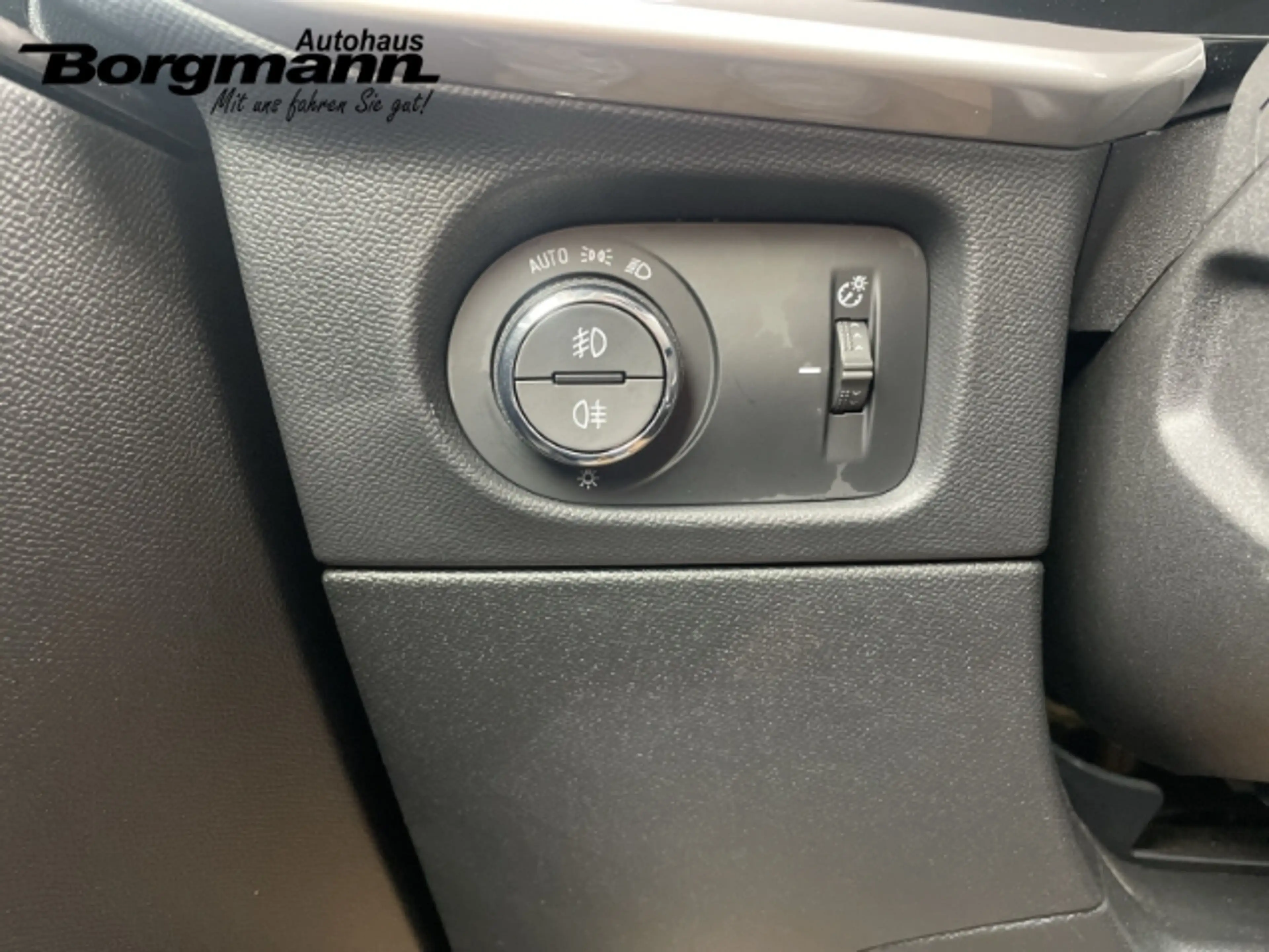 Opel Mokka-E Ultimate Keyless Start - Rückfahrkamera - Apple Ca — photo 15