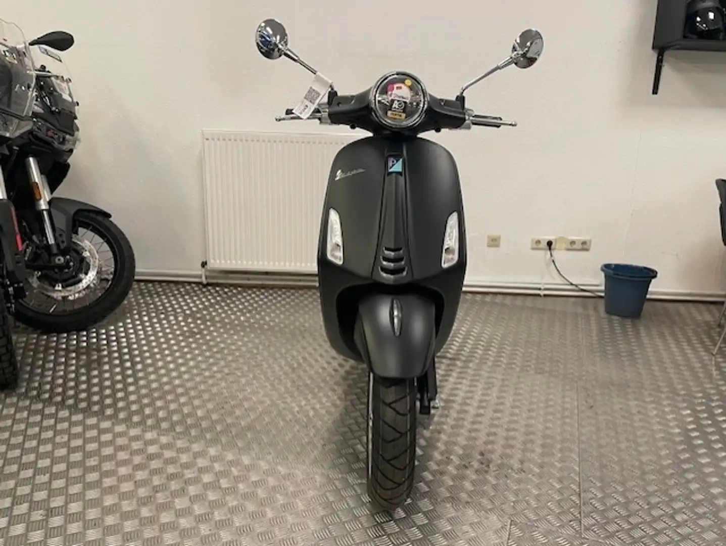 Vespa Primavera S 125 ABS MIA Cockpit Noir - 1
