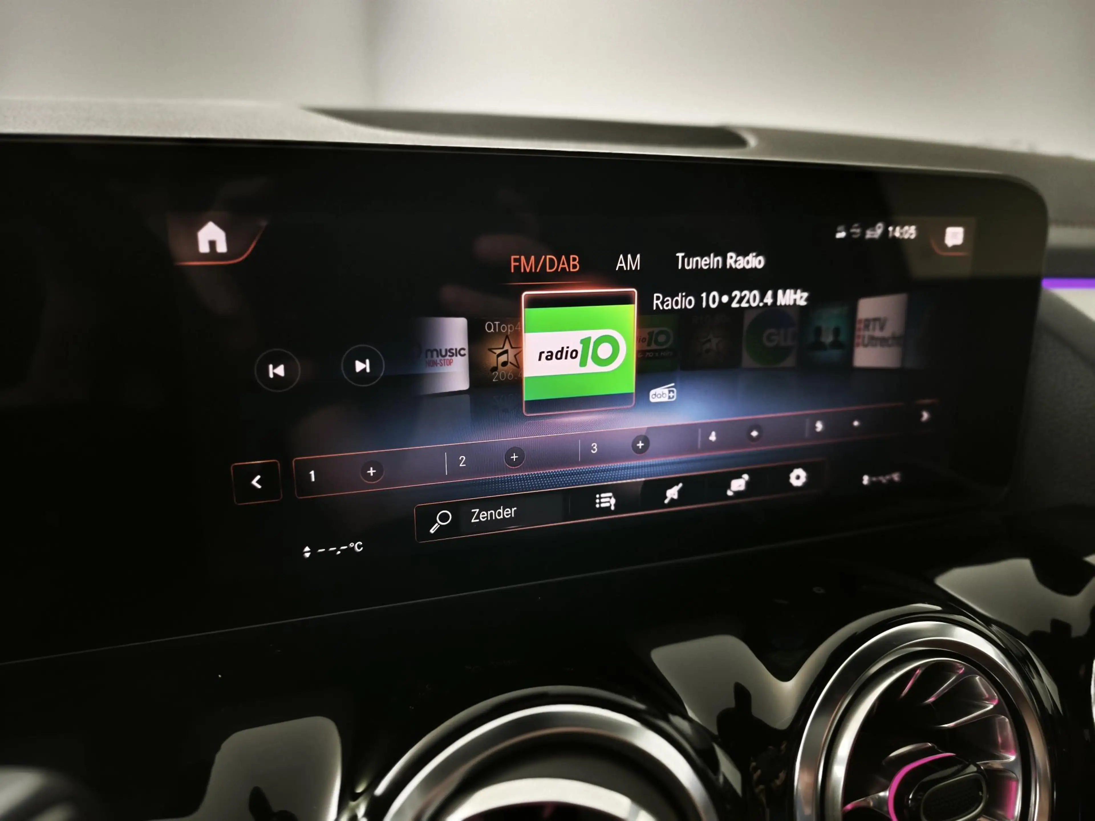 Mercedes-Benz GLA 250 e AMG Line NAVIGATIE | ACHTERUITRIJCAMERA | LEDERE — photo 25