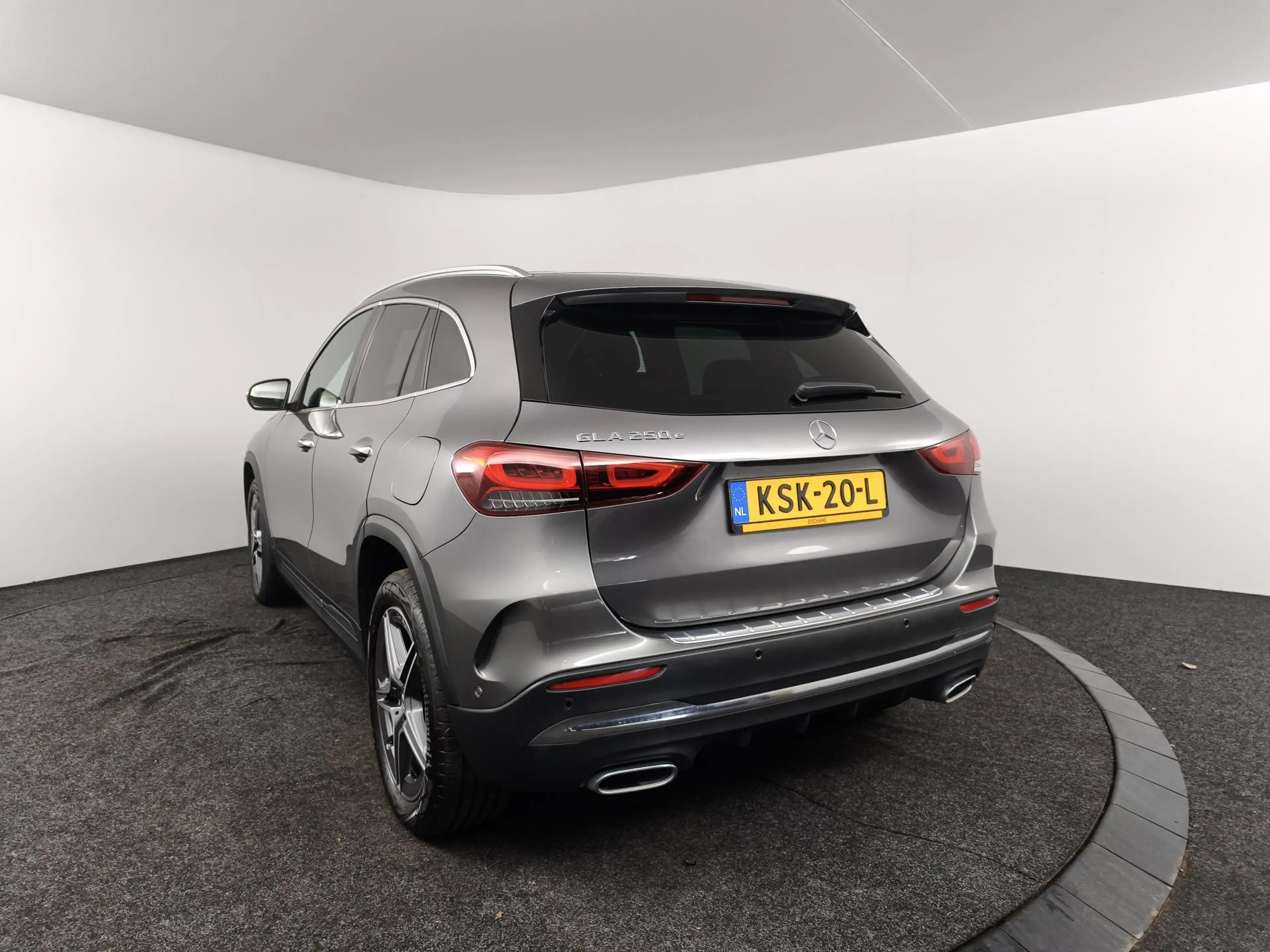 Mercedes-Benz GLA 250 e AMG Line NAVIGATIE | ACHTERUITRIJCAMERA | LEDERE — photo 6