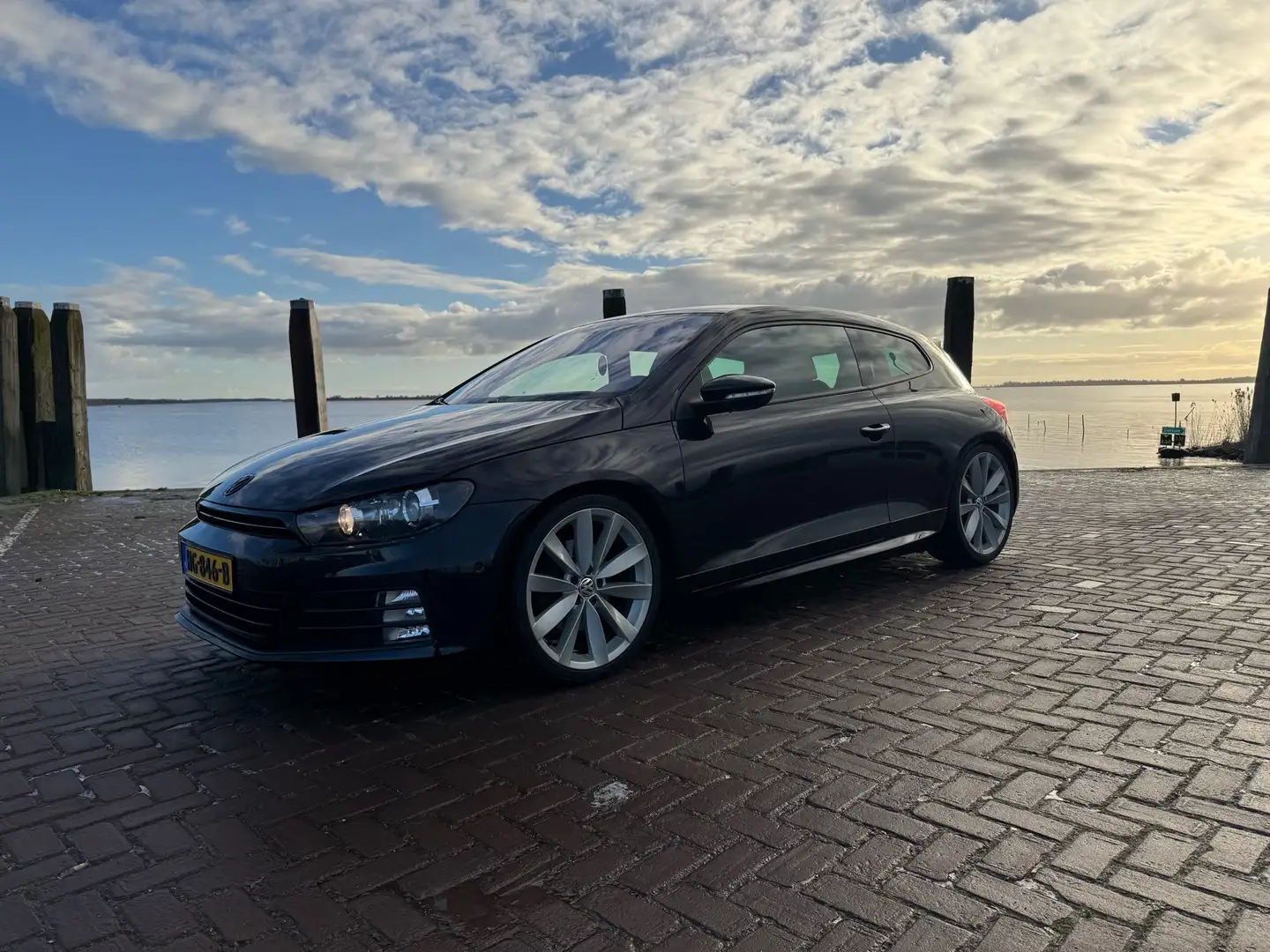 Volkswagen Scirocco 2.0 TSI Zwart - 1