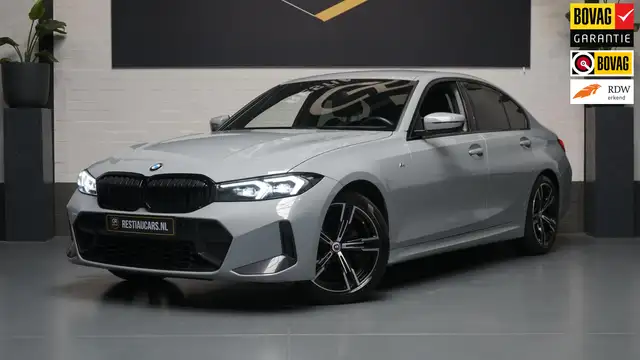 BMW 318 3-serie 318i M-Sport AUTOMAAT-ALCANTARA-CARPLAY-CR
