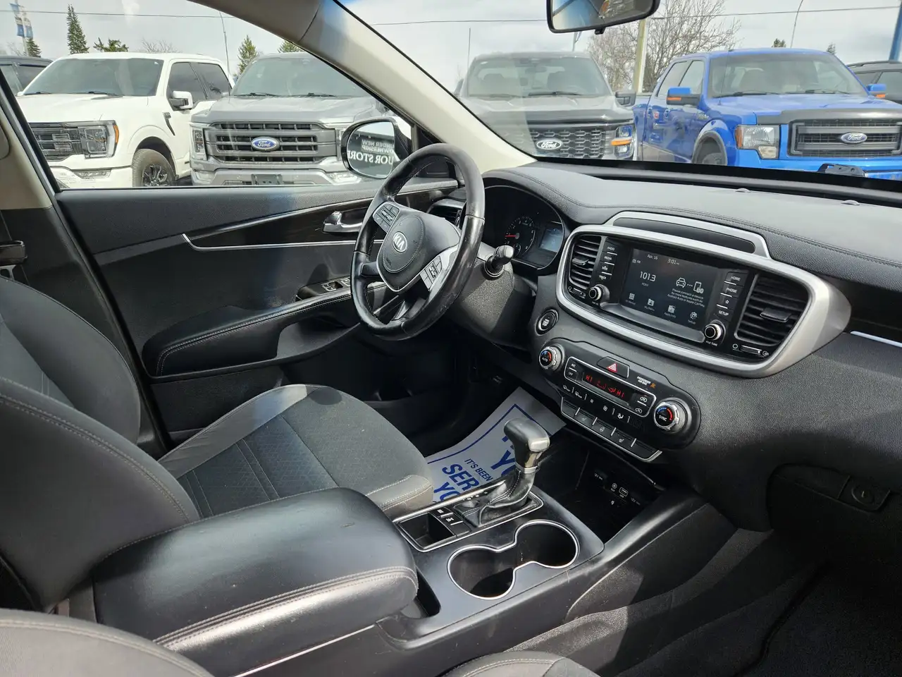Kia Sorento снимка Kia Sorento