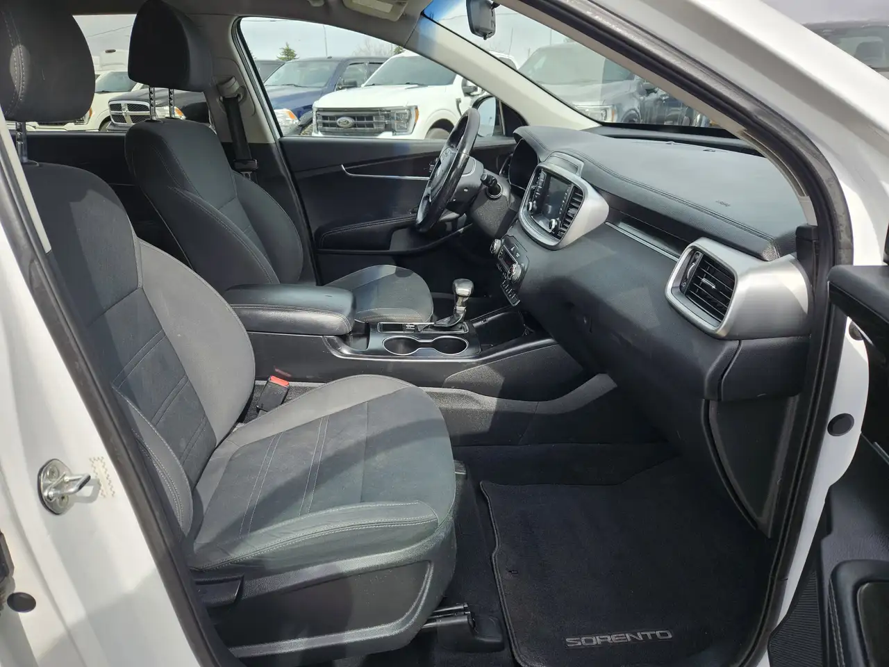 Kia Sorento снимка Kia Sorento