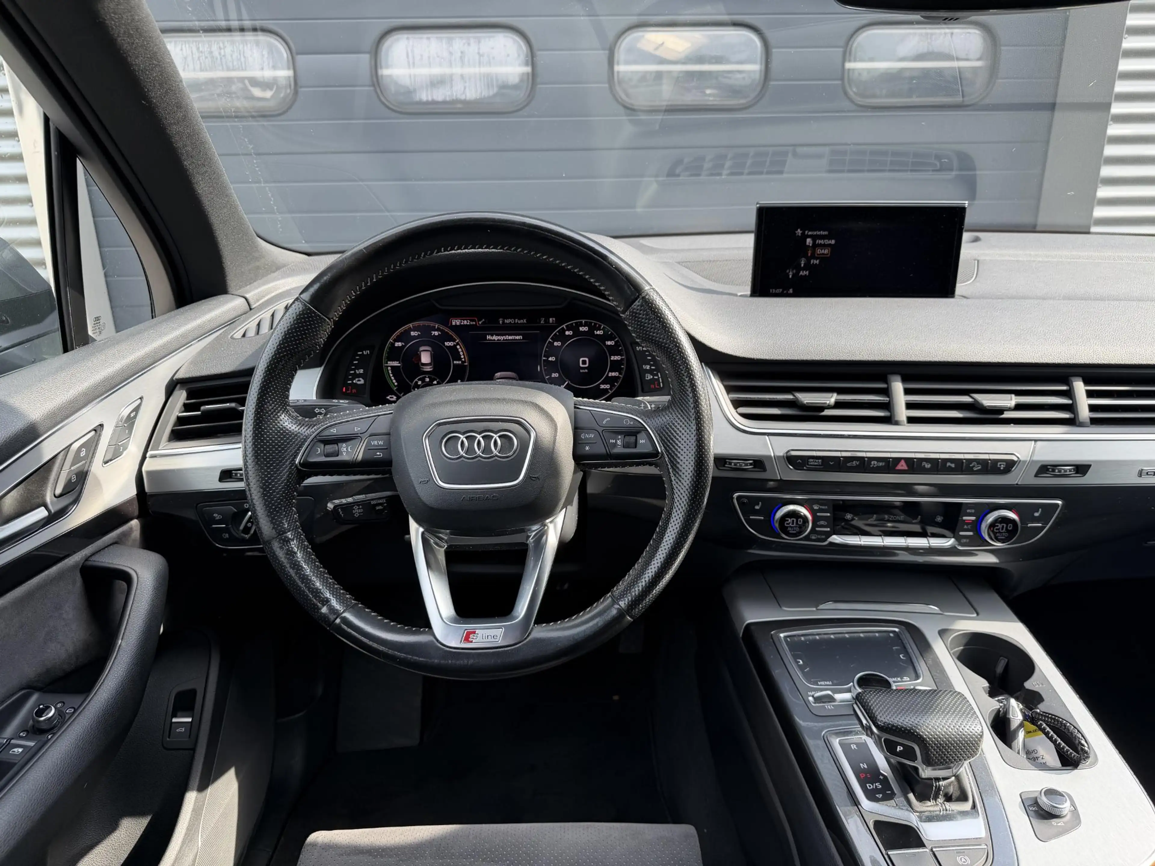 Audi Q7 e-tron 3.0 TDI quattro Sport S-Line | 360 Camera | DAB | — photo 27