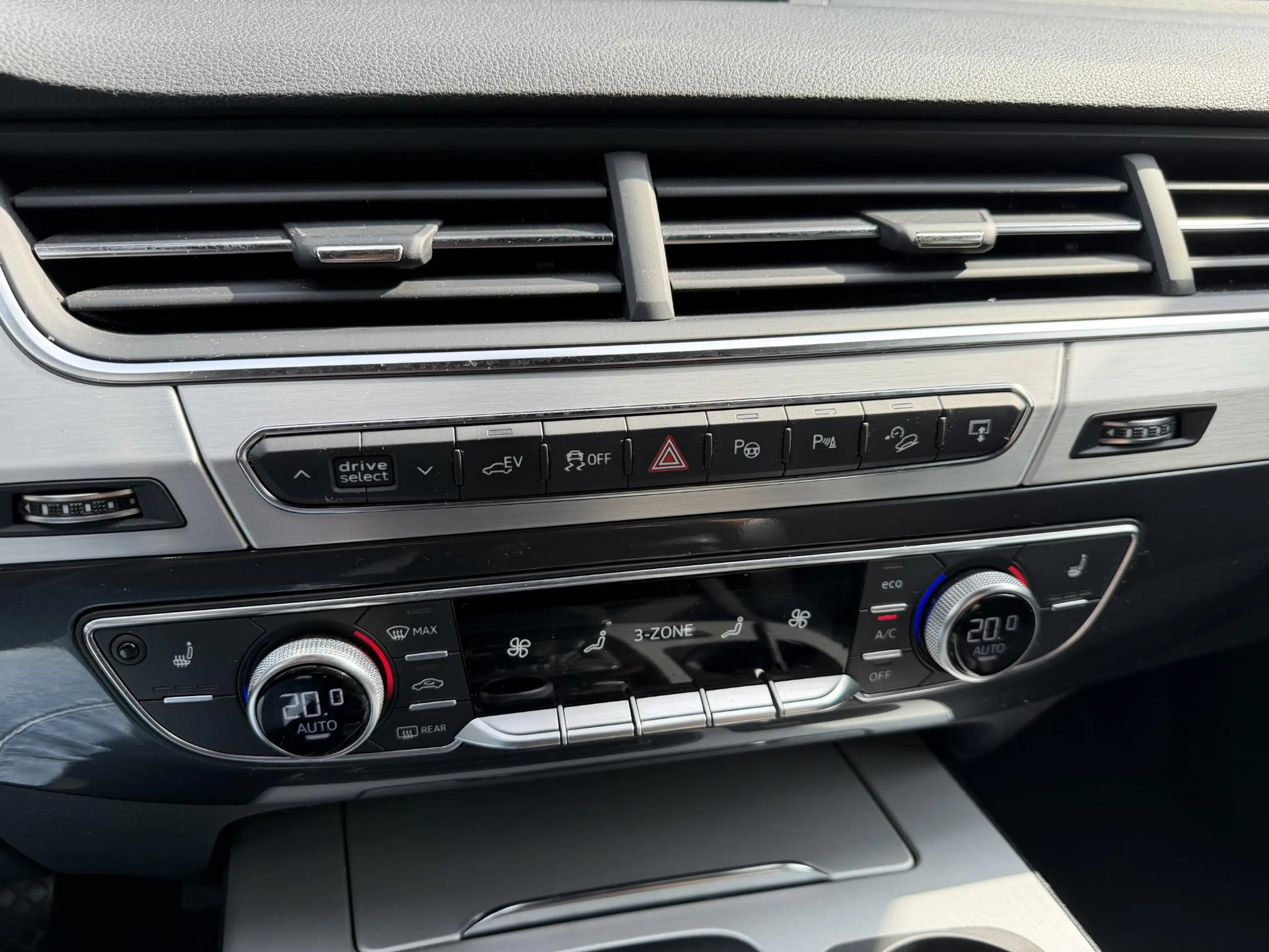 Audi Q7 e-tron 3.0 TDI quattro Sport S-Line | 360 Camera | DAB | — photo 19