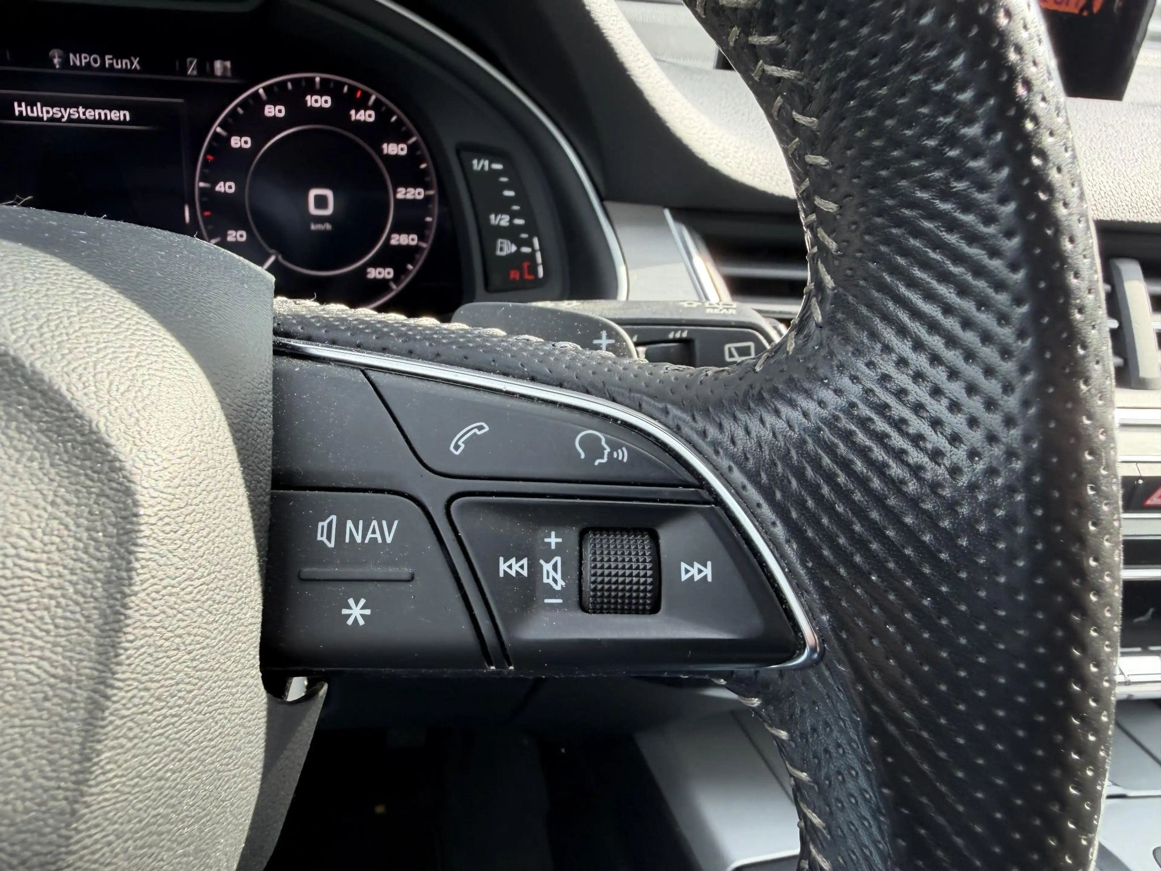 Audi Q7 e-tron 3.0 TDI quattro Sport S-Line | 360 Camera | DAB | — photo 16