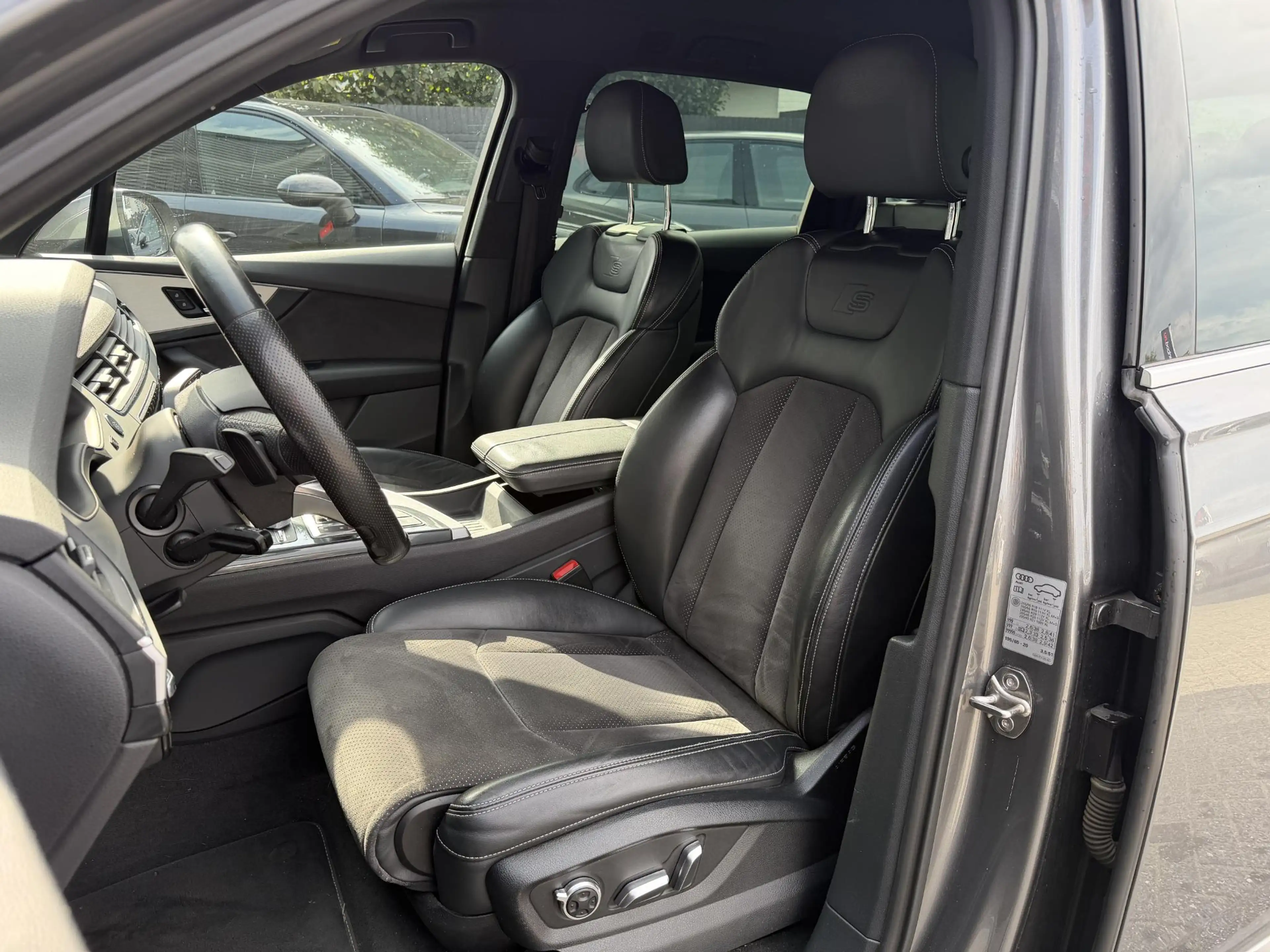 Audi Q7 e-tron 3.0 TDI quattro Sport S-Line | 360 Camera | DAB | — photo 13