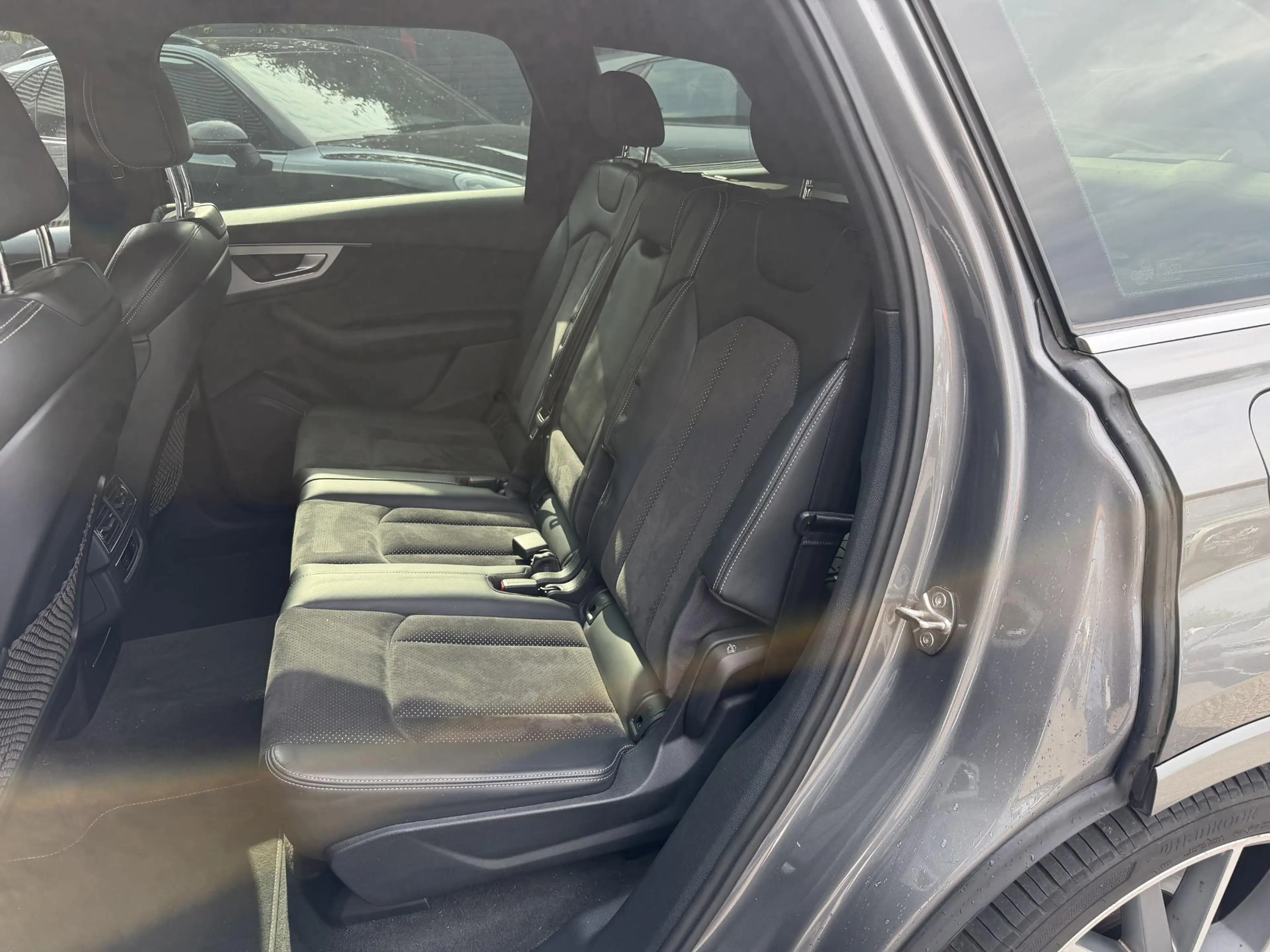 Audi Q7 e-tron 3.0 TDI quattro Sport S-Line | 360 Camera | DAB | — photo 25