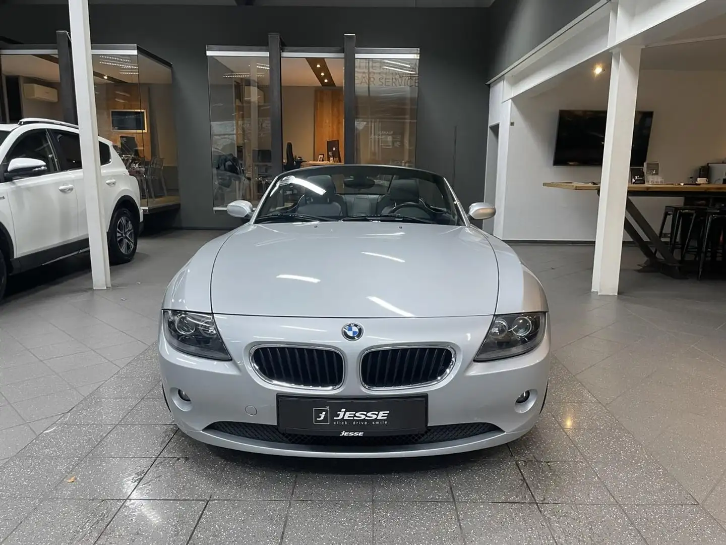BMW Z4 2.2i Roadster 6 Zyliner Sitzheizung Leder Silber - 2