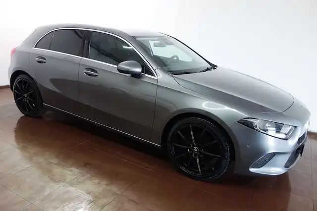 Mercedes-Benz A 200 Progressive Sportpaket MBUX/Leder/19-Zoll
