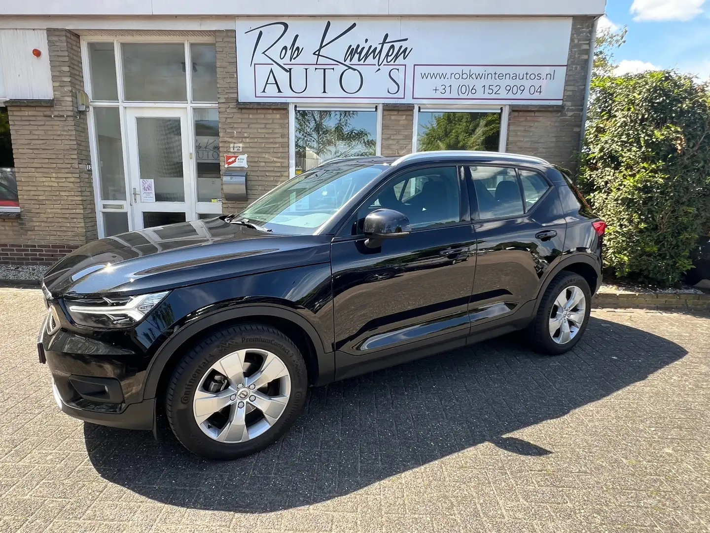 Volvo XC40 1.5 T3 Momentum Automaat Nero - 2