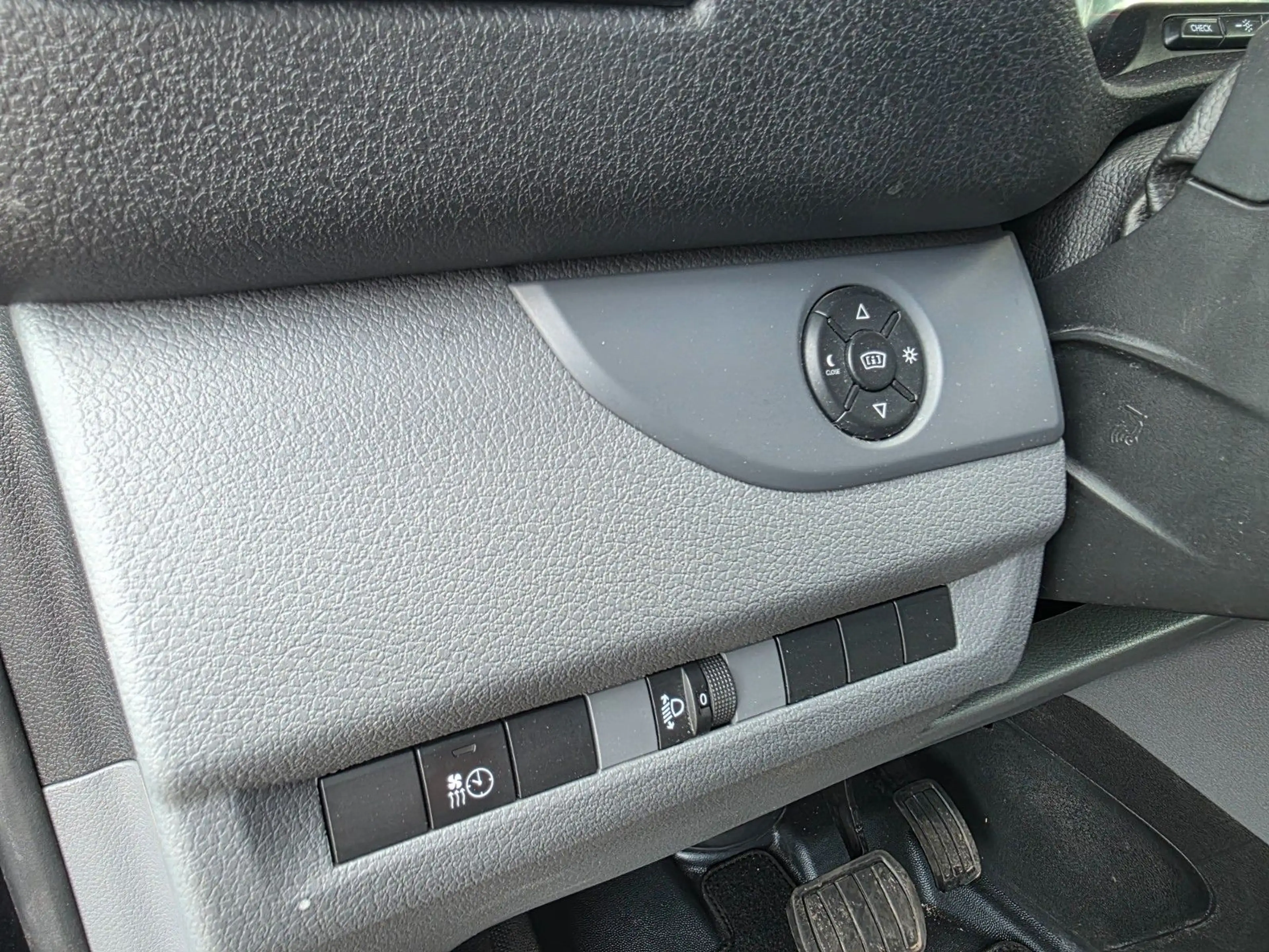 Peugeot Expert Premium L2 Automatik+Head-Up+GPS+Keyless — photo 11